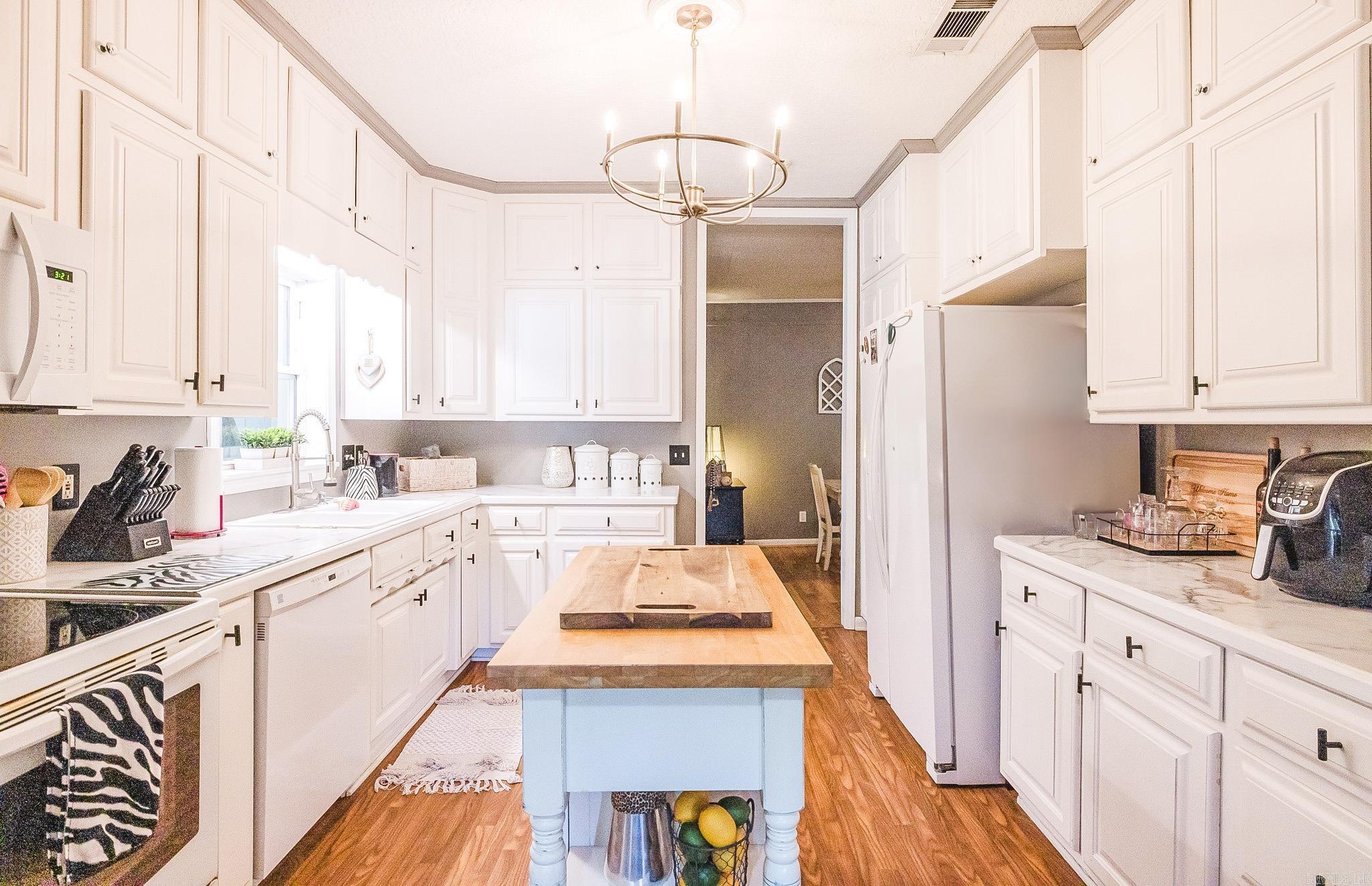 107 E Sullenberger  Malvern, AR