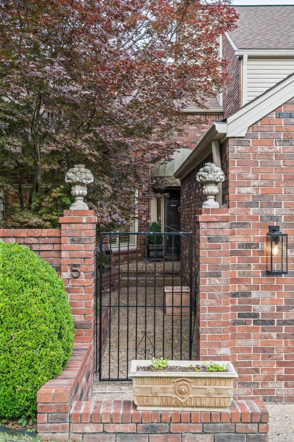 801 Pleasant Valley Dr. #5  Little Rock, AR