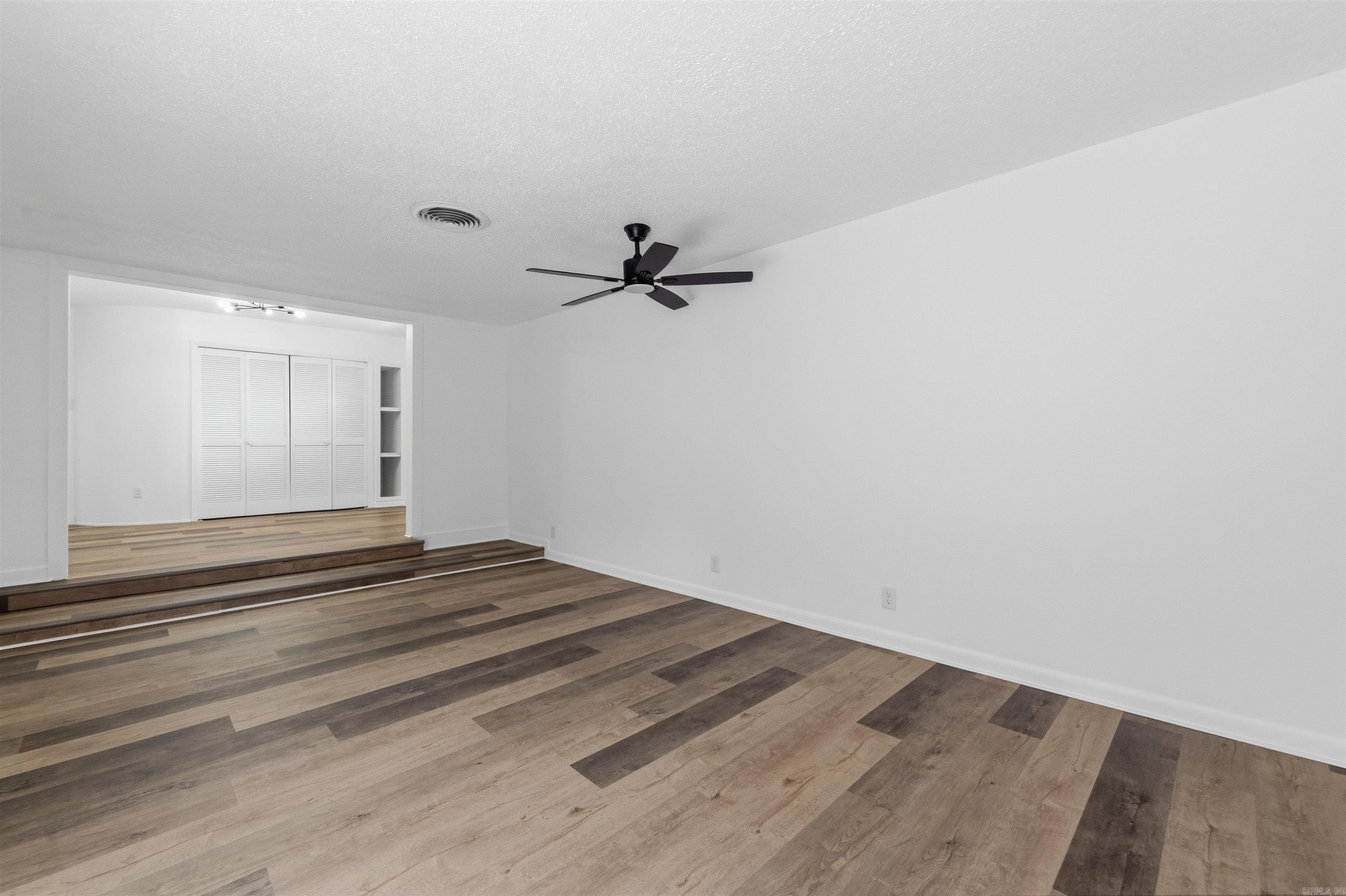 15 Phyllis Ct  Jacksonville, AR