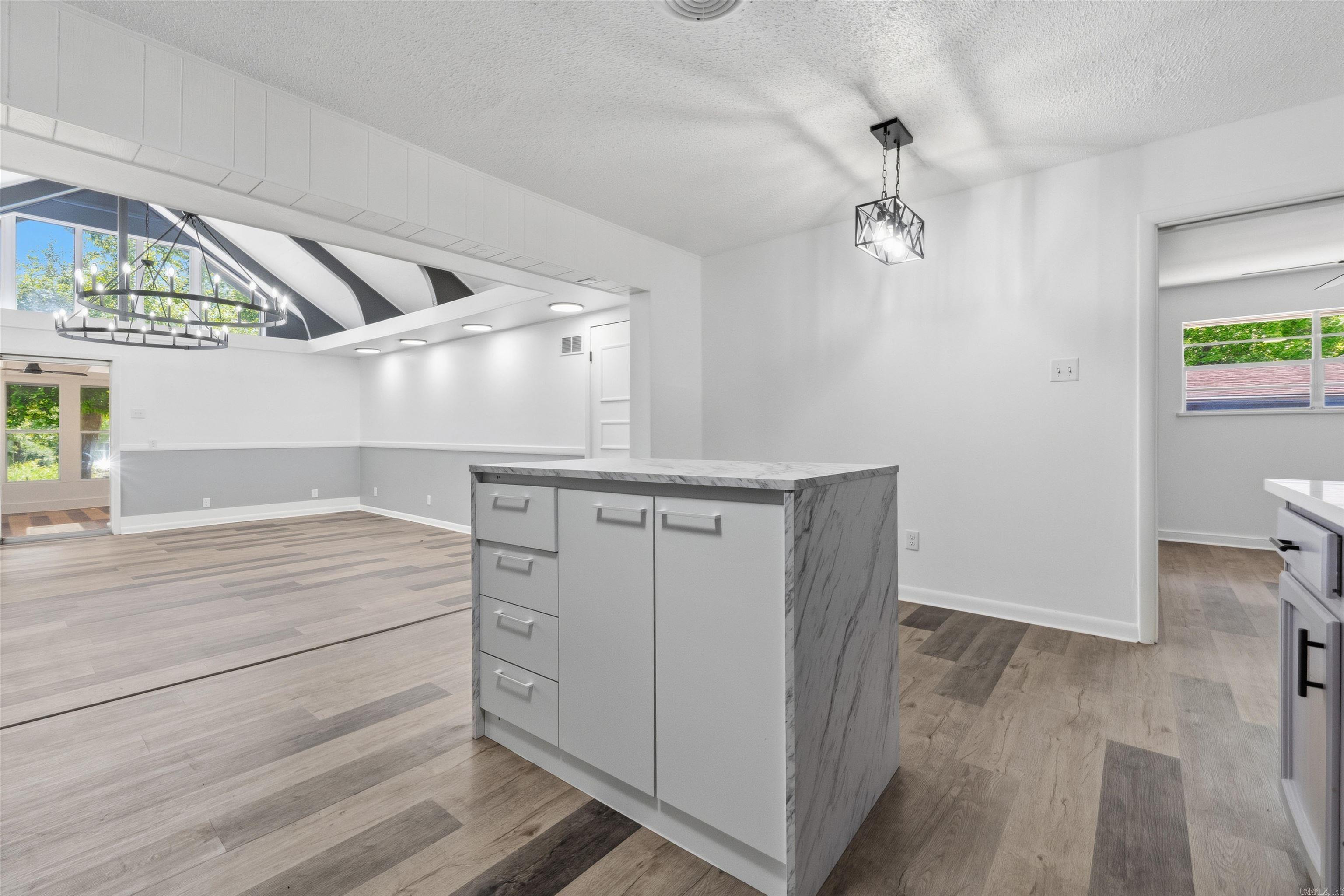 15 Phyllis Ct  Jacksonville, AR