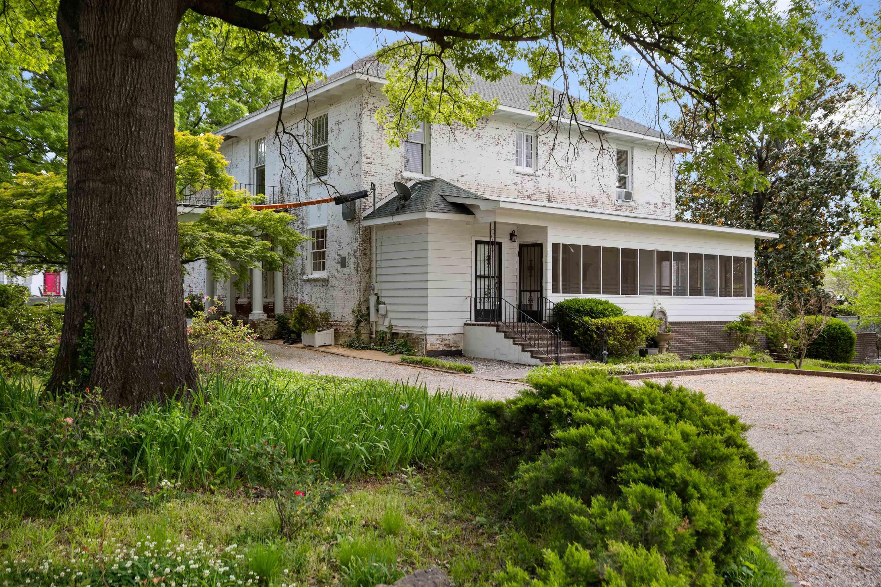 1419 S Main St Jonesboro, AR 72401