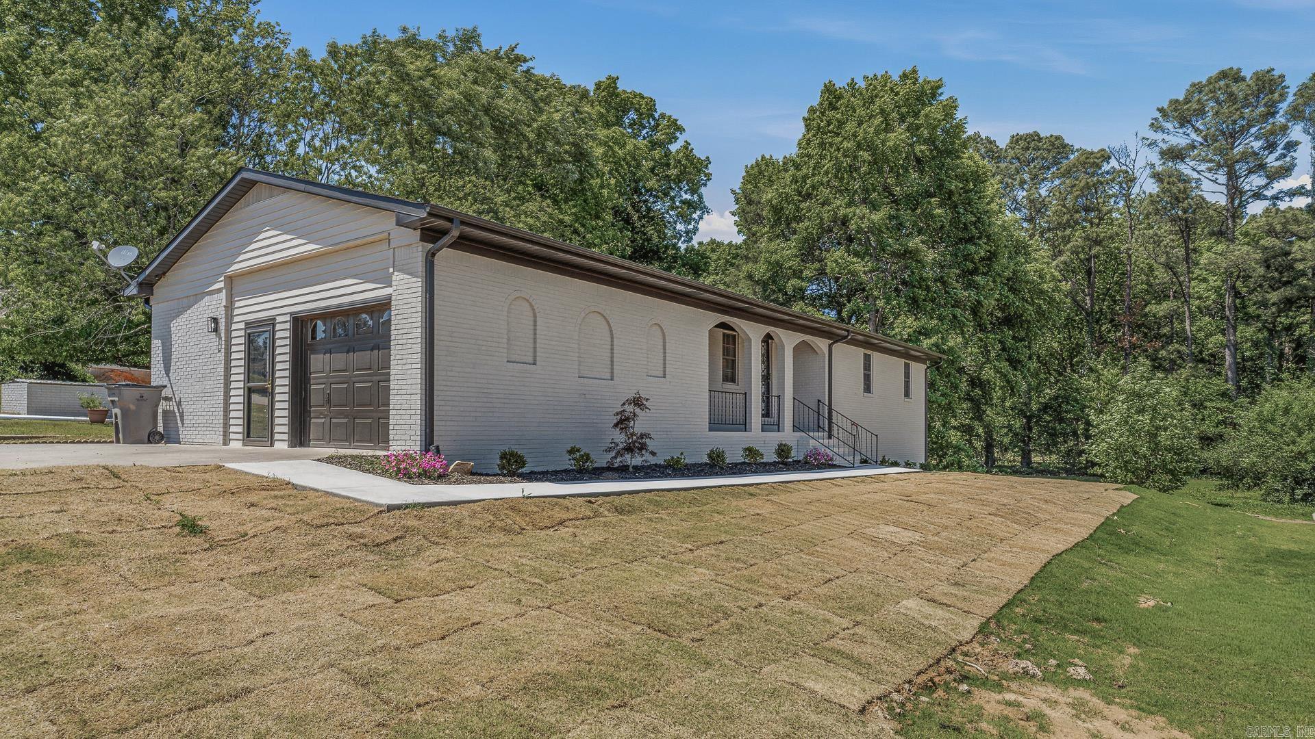 2101 WILDROSE LN  Paragould, AR