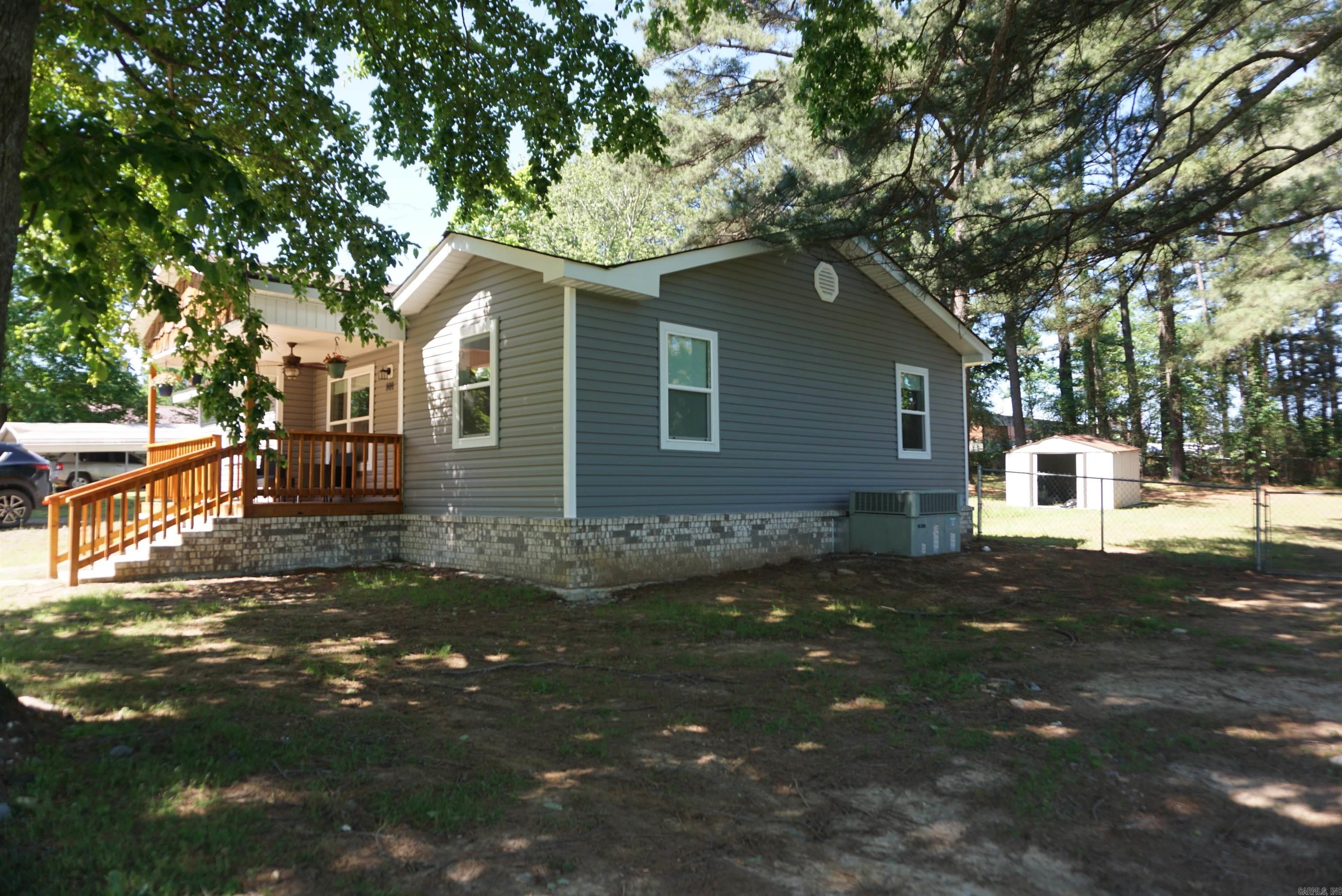 801 Richardson  Searcy, AR