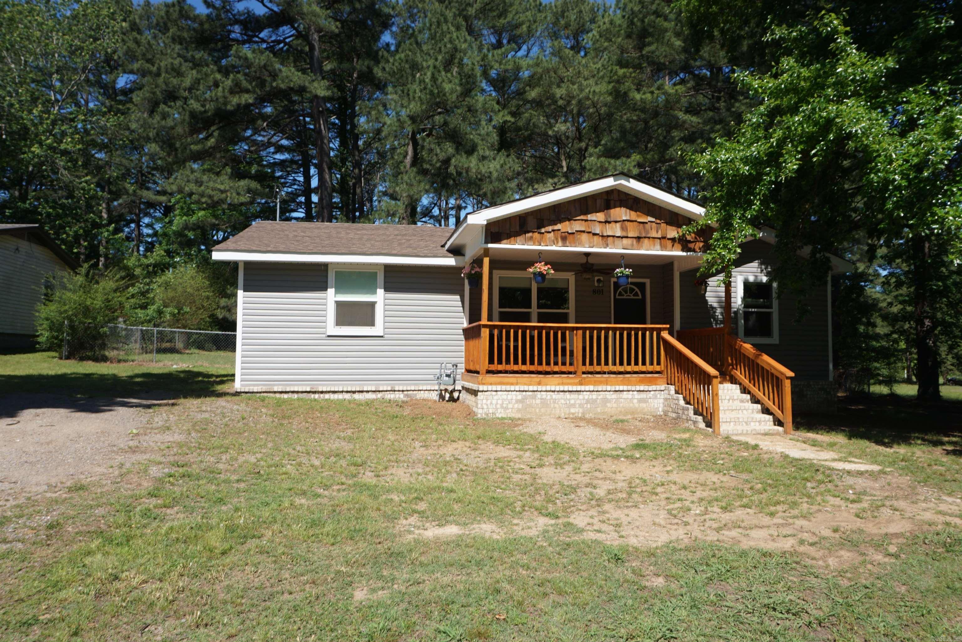 801 Richardson  Searcy, AR