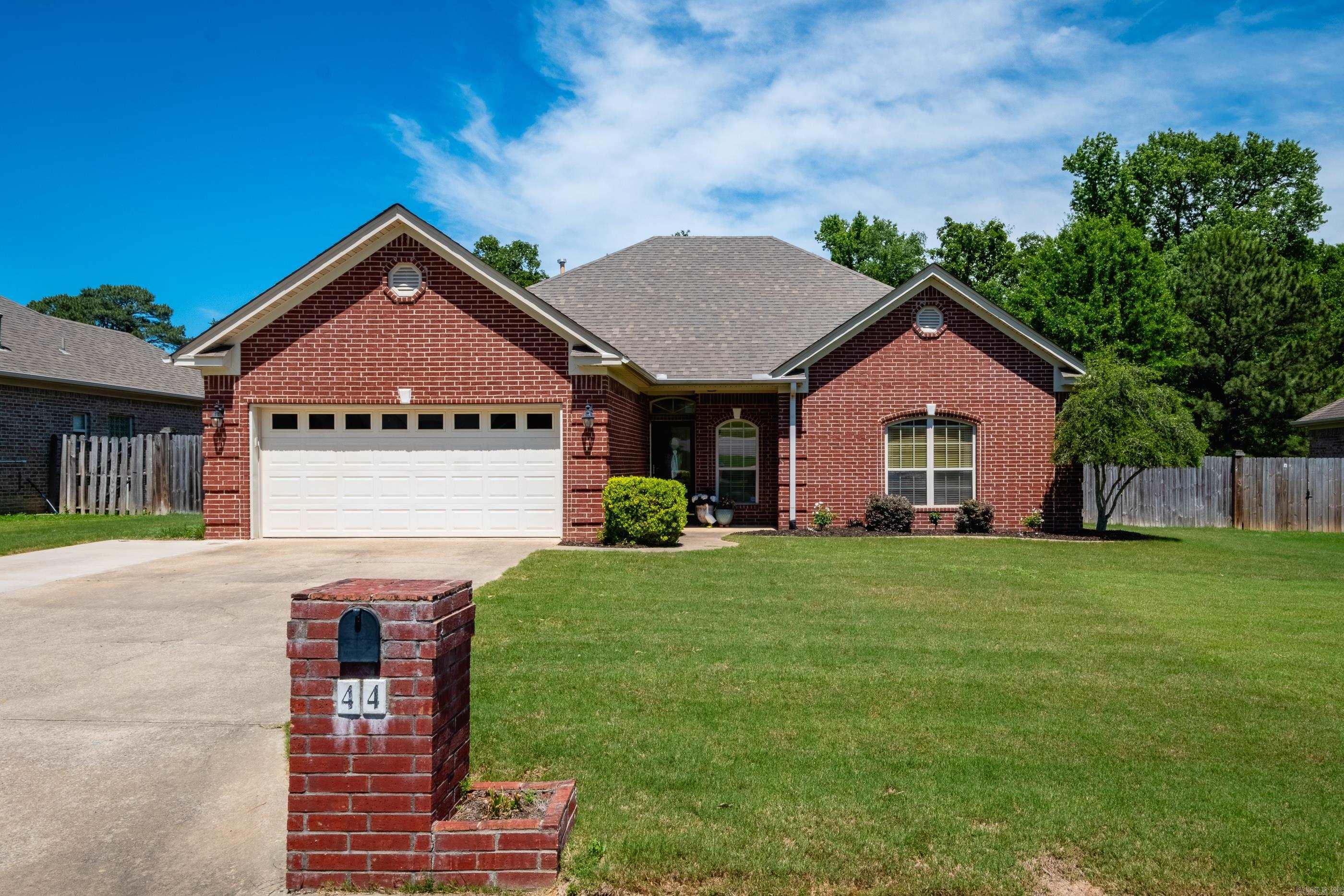 44 Oakbrooke  Sherwood, AR