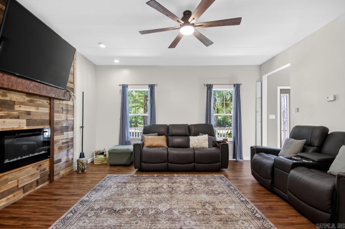 1500 Elmwood  Benton, AR