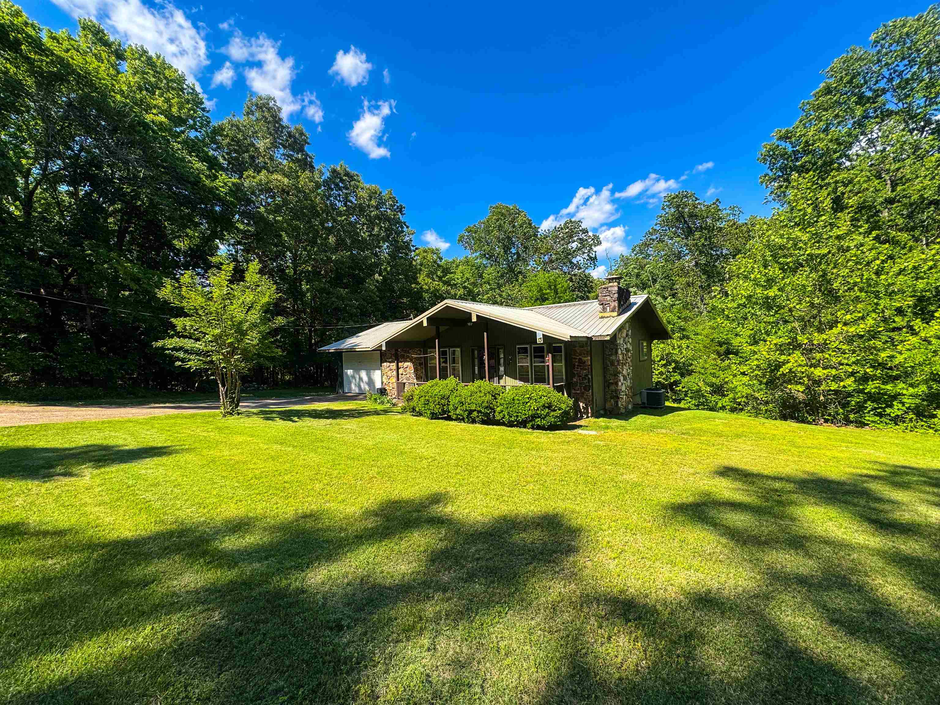 13 Iowa  Cherokee Village, AR