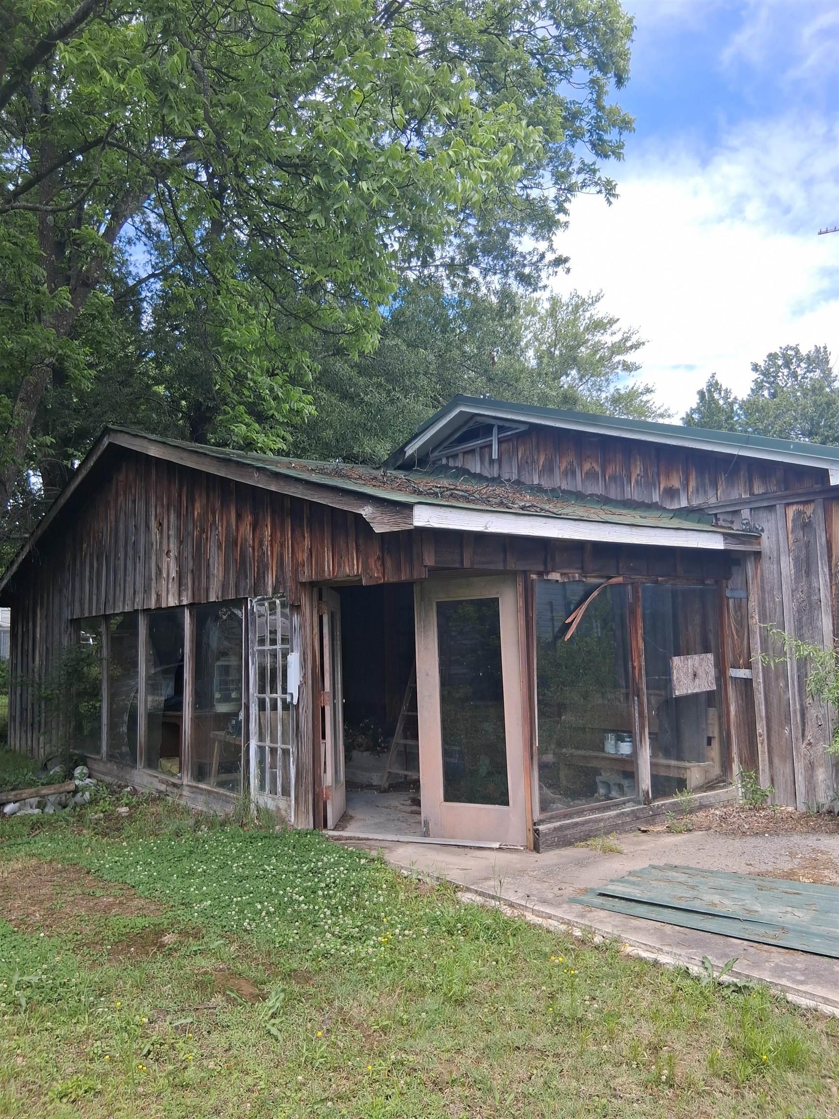 1508 S Porter  Stuttgart, AR