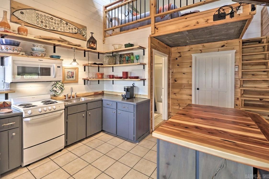144 Hollie Ln  Mountain View, AR