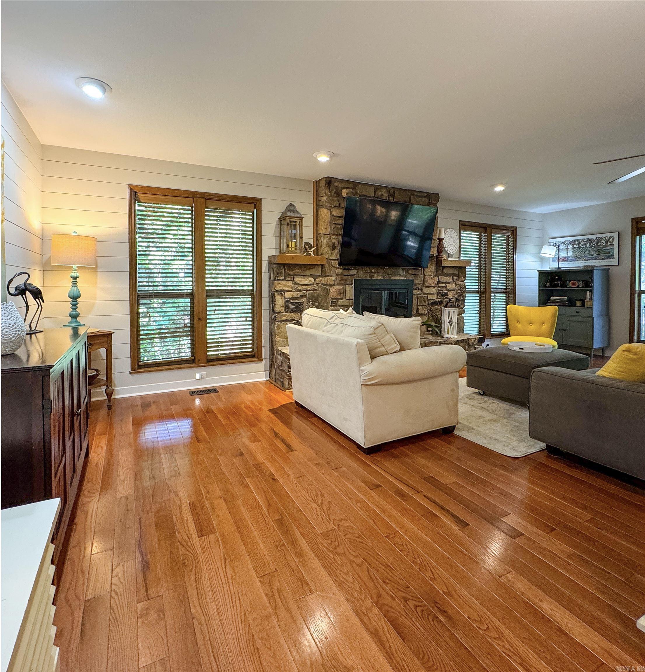 8 Castellon  Hot Springs Village, AR