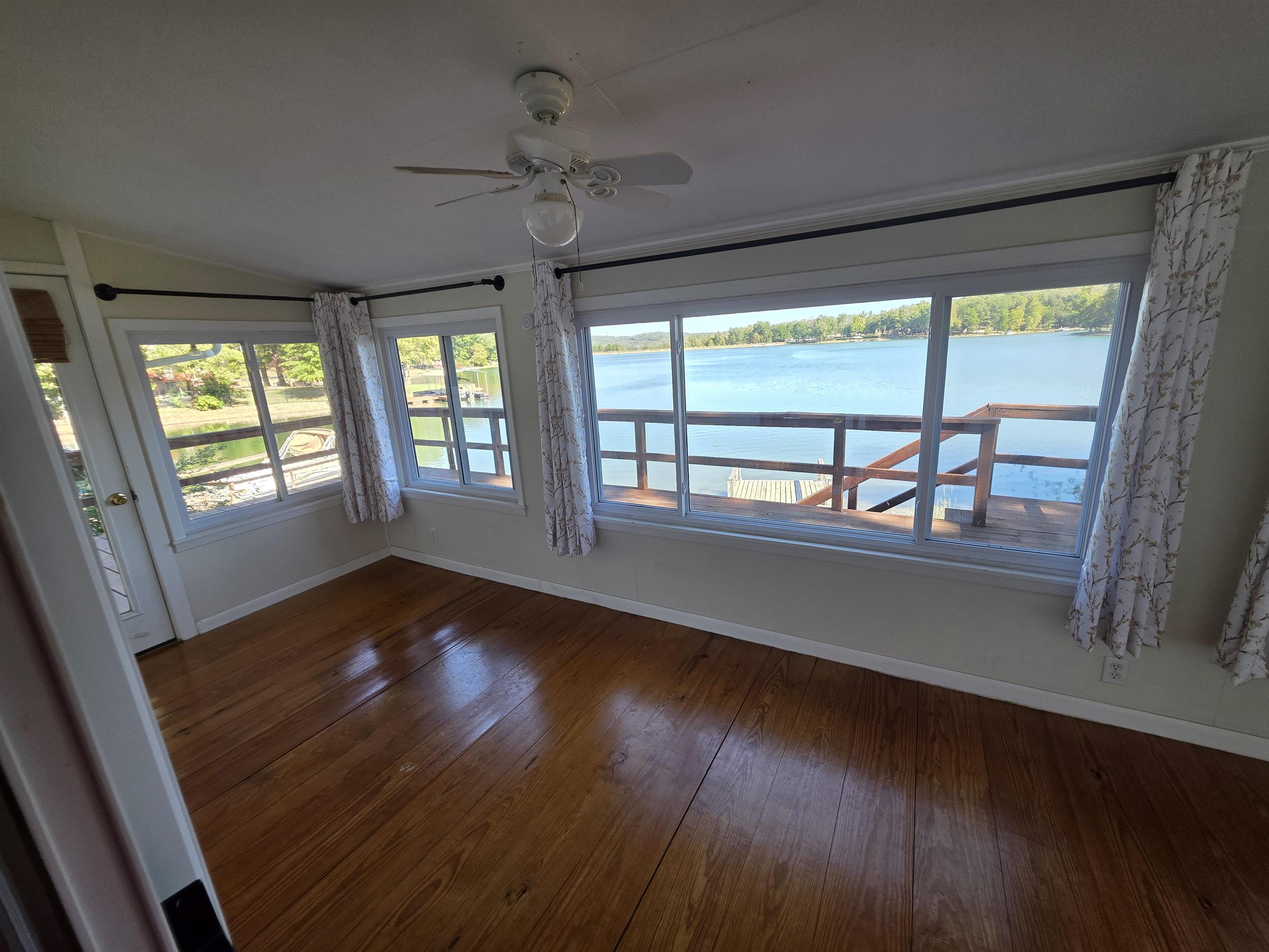 14 W Lake Estates Circle Cherokee Village, AR 72529