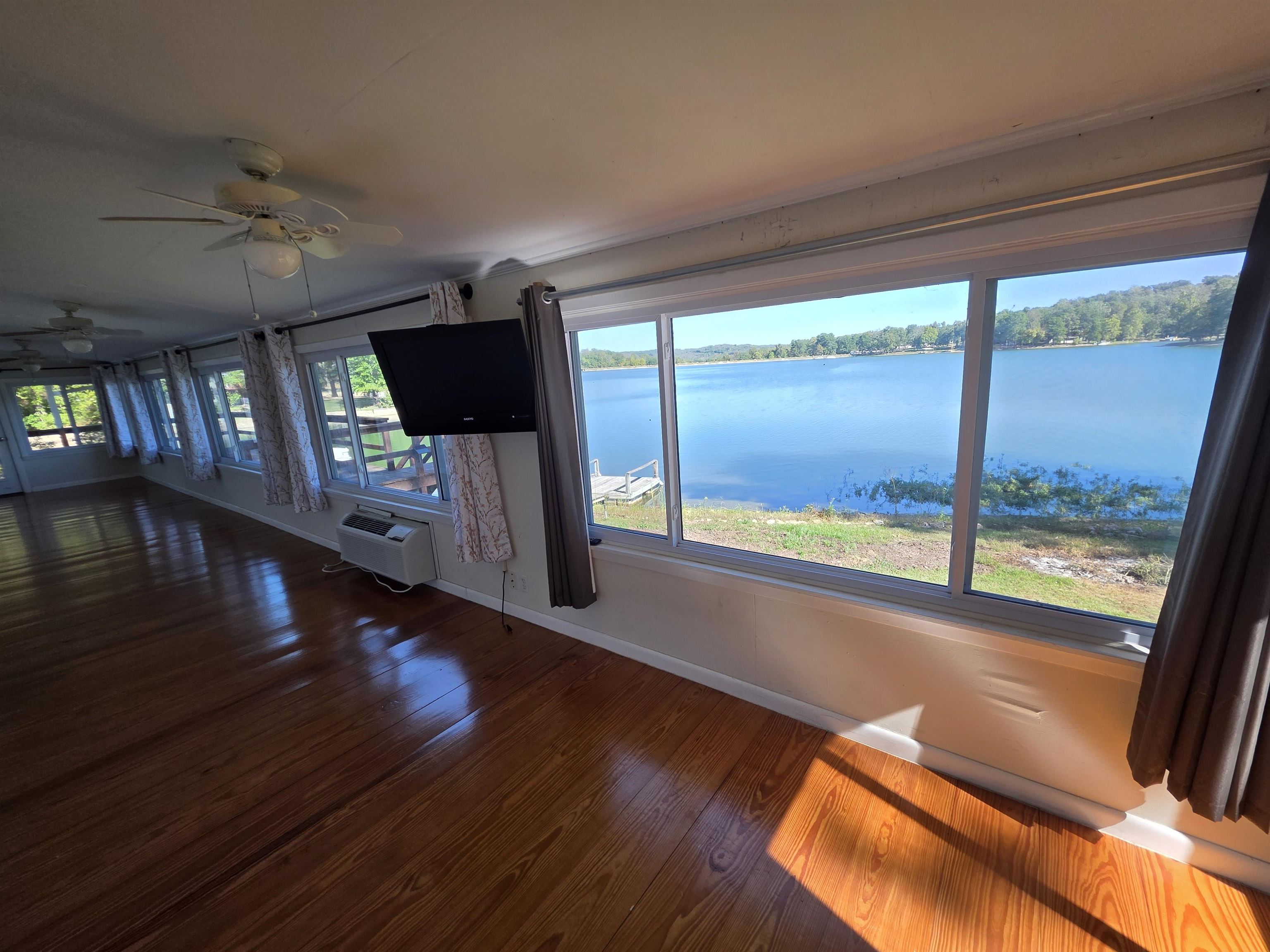 14 W Lake Estates Circle Cherokee Village, AR 72529