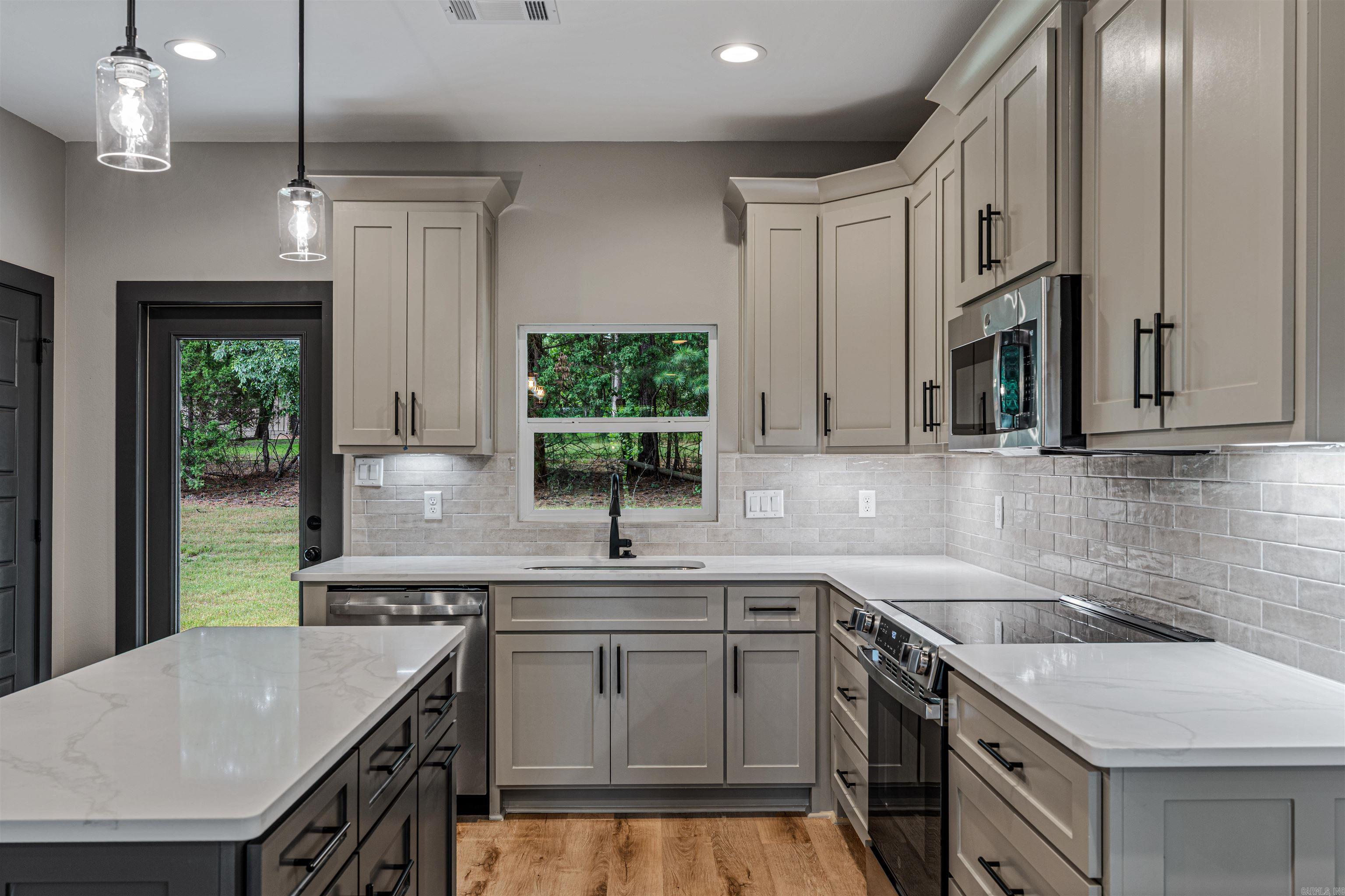 1126 Grand Teton  Benton, AR