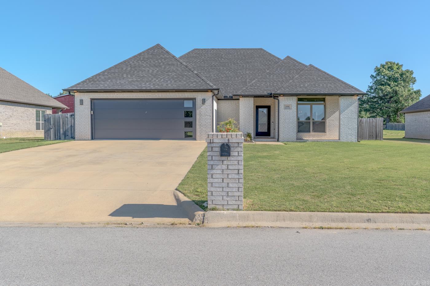 5707 Gene  Paragould, AR