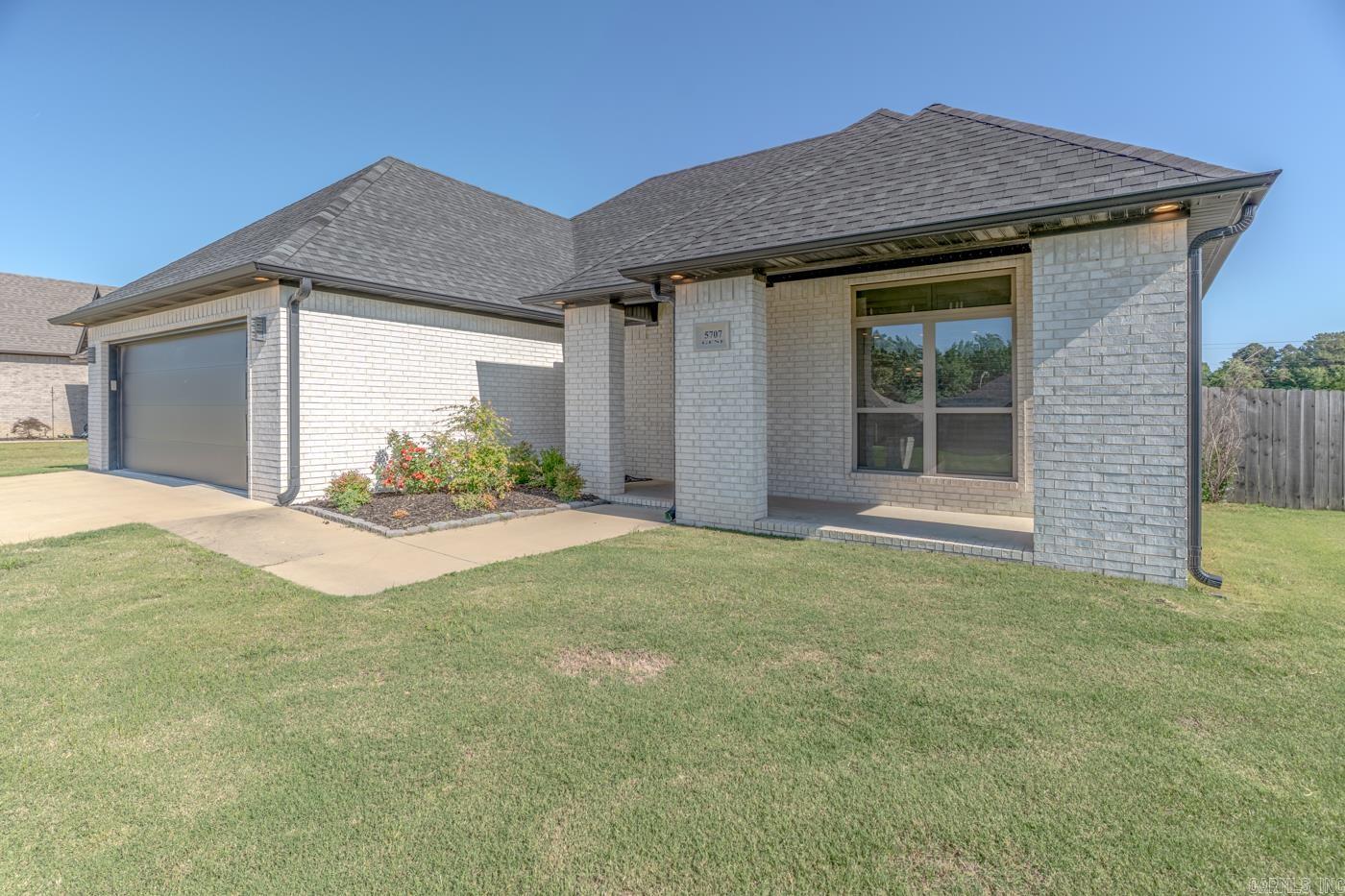 5707 Gene  Paragould, AR