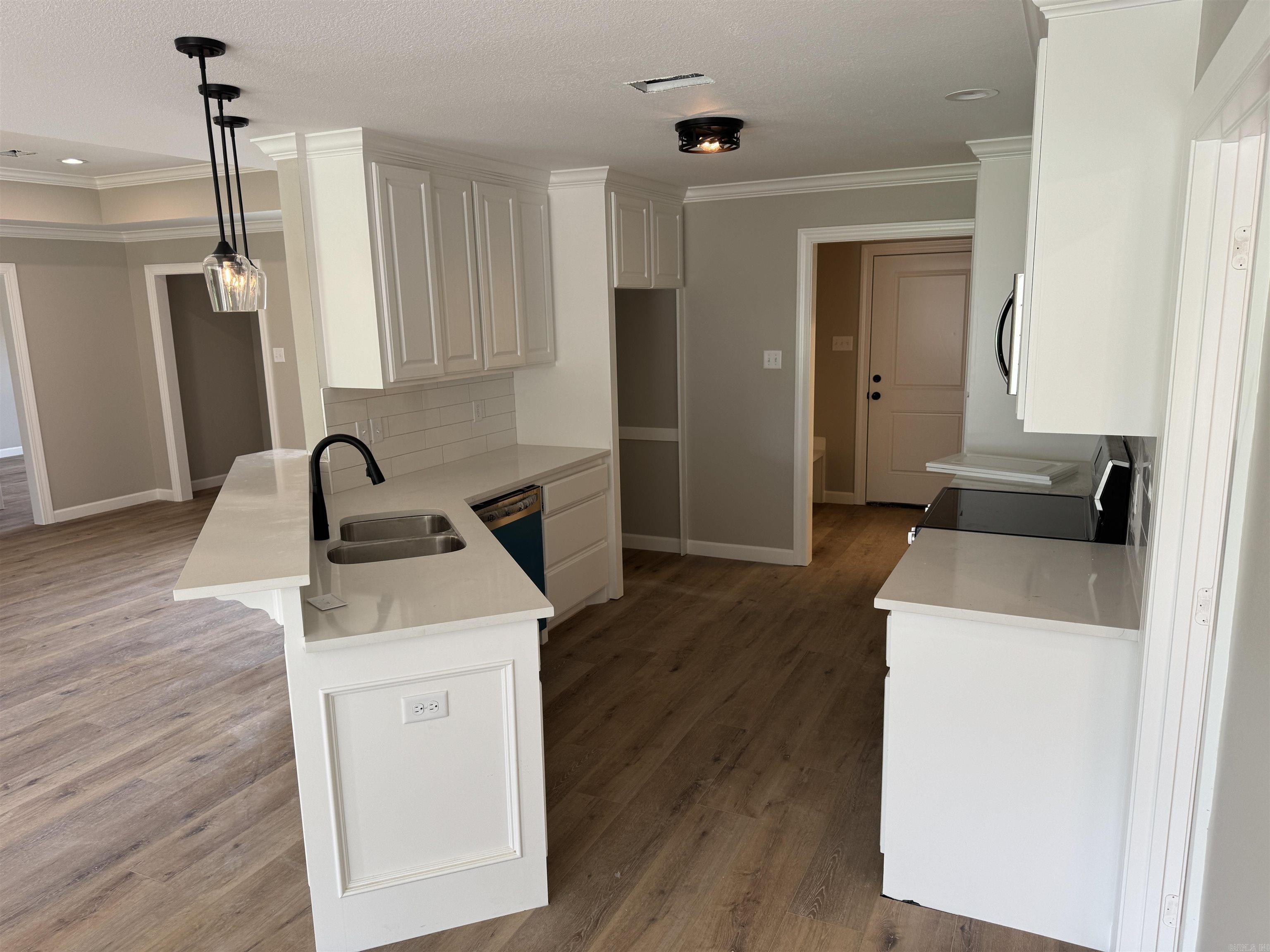 20 Ledrick  Mayflower, AR