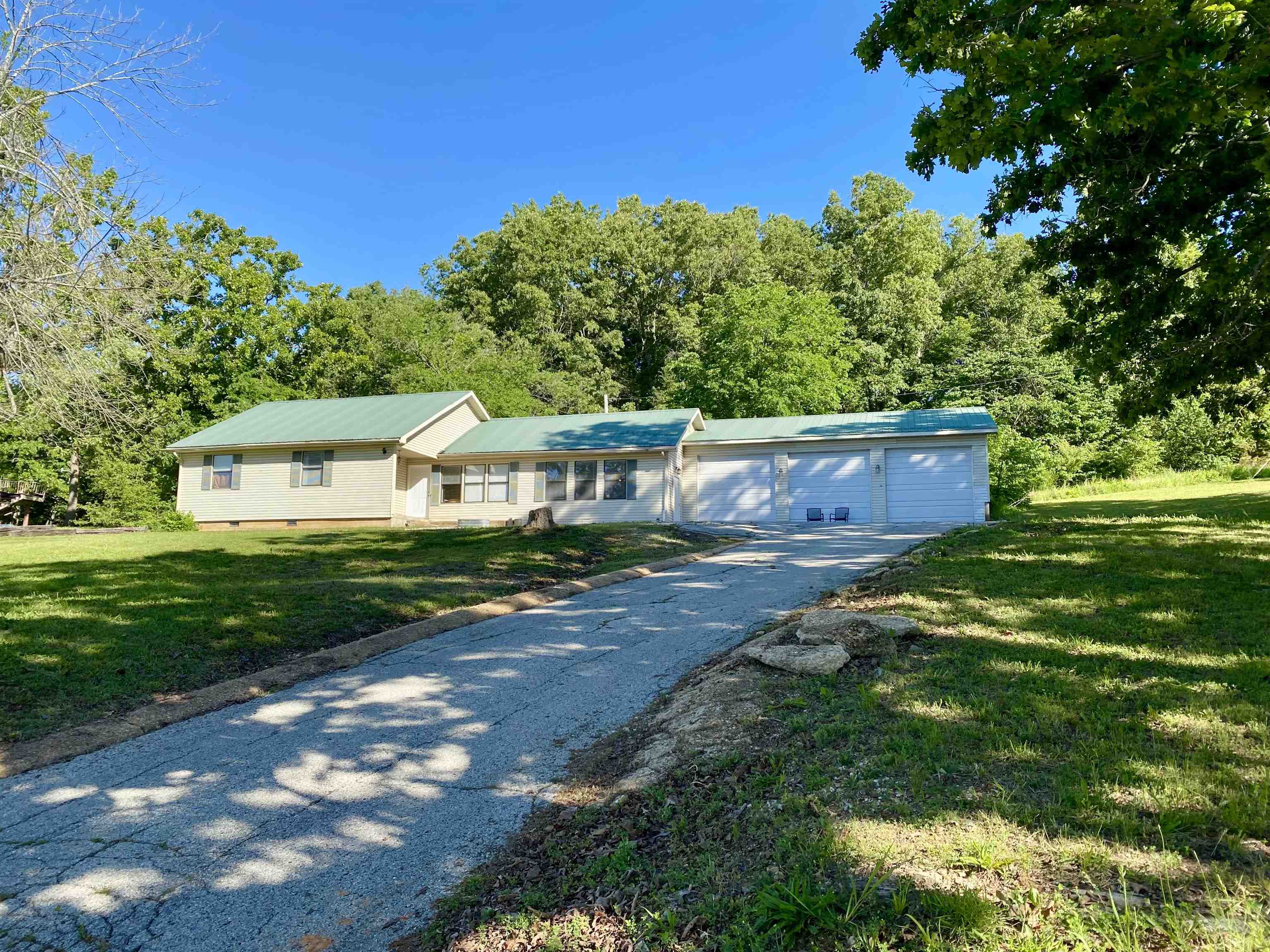 464 N Main  Salem, AR