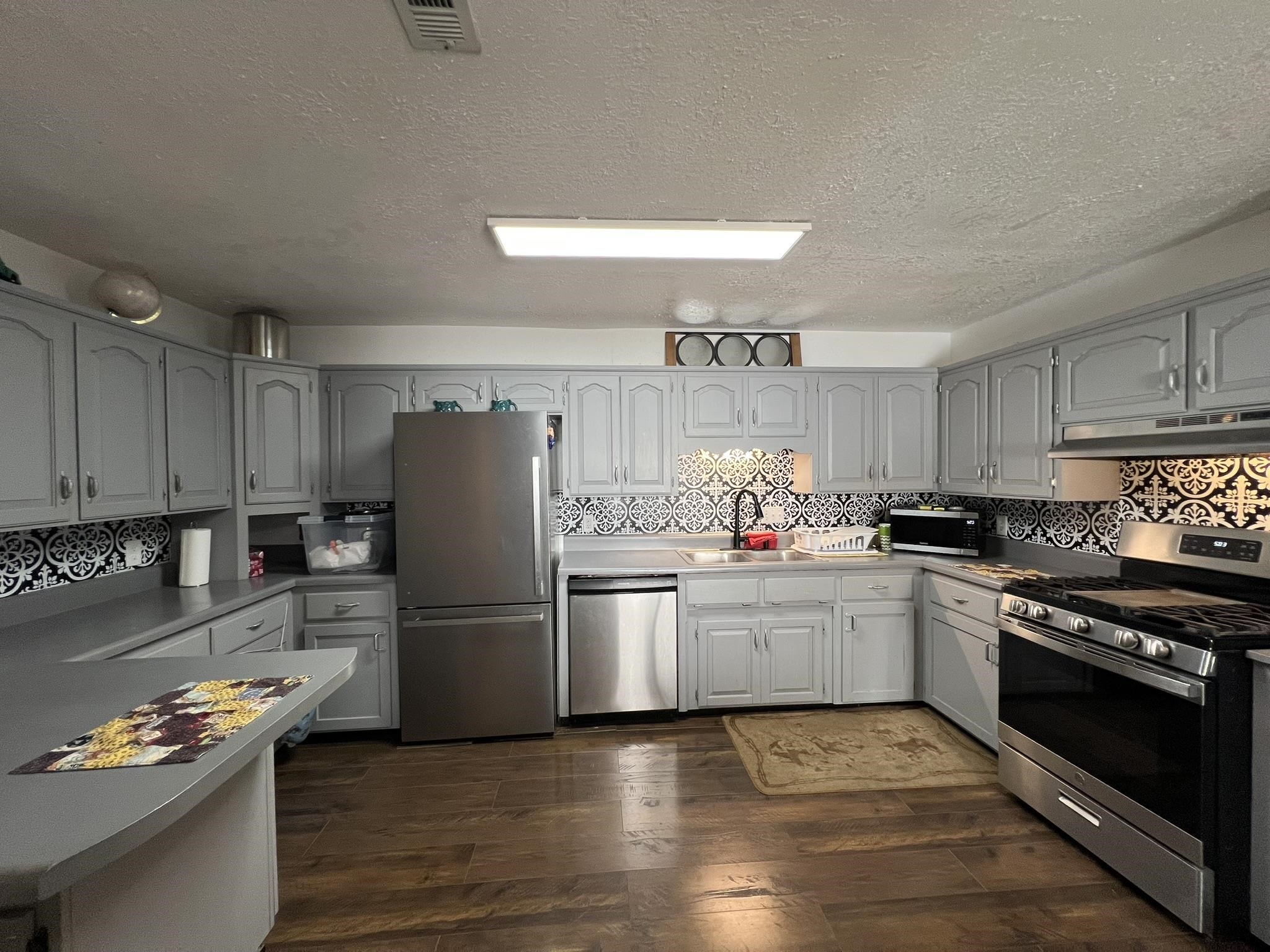 464 N Main  Salem, AR