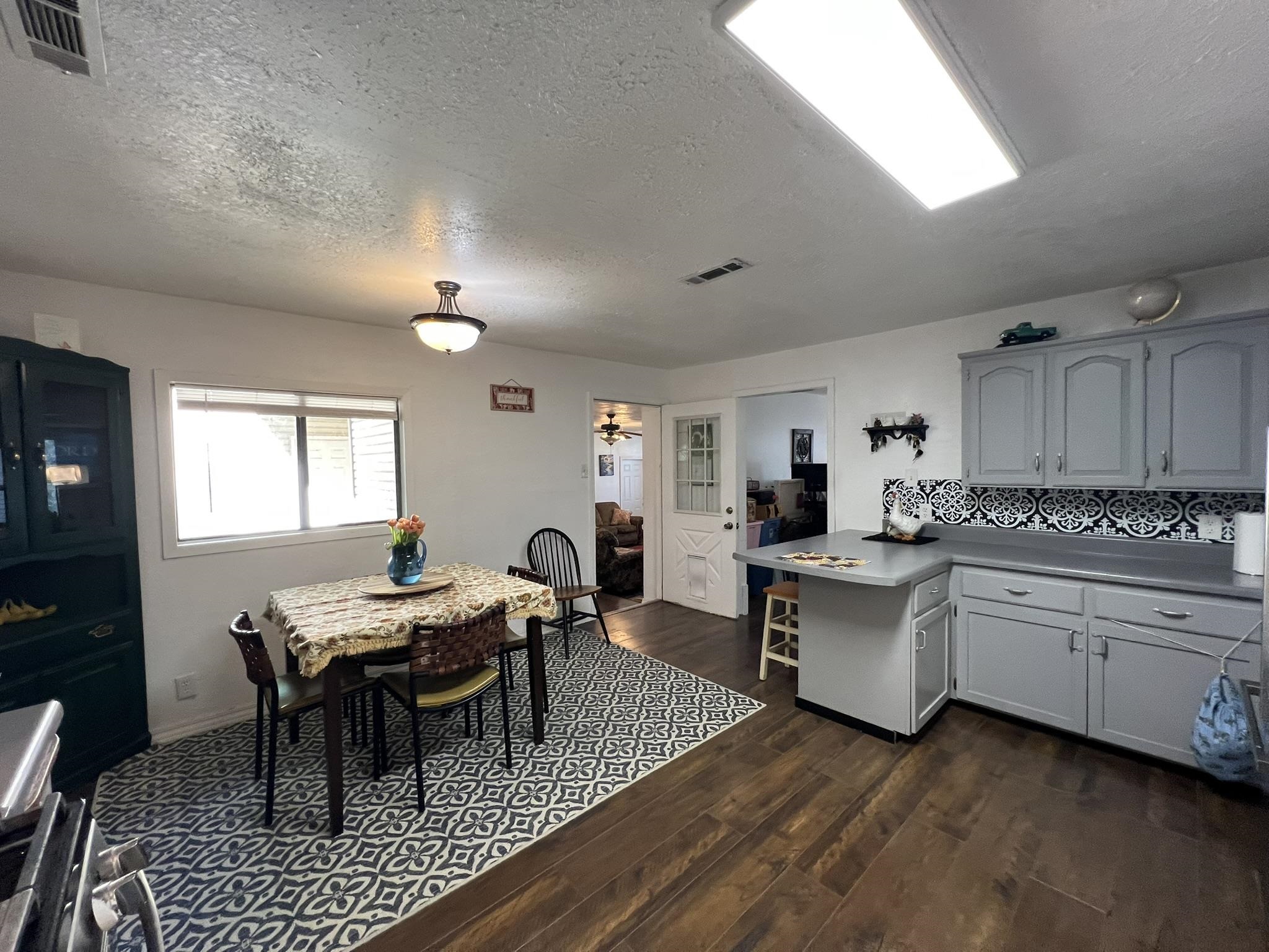 464 N Main  Salem, AR