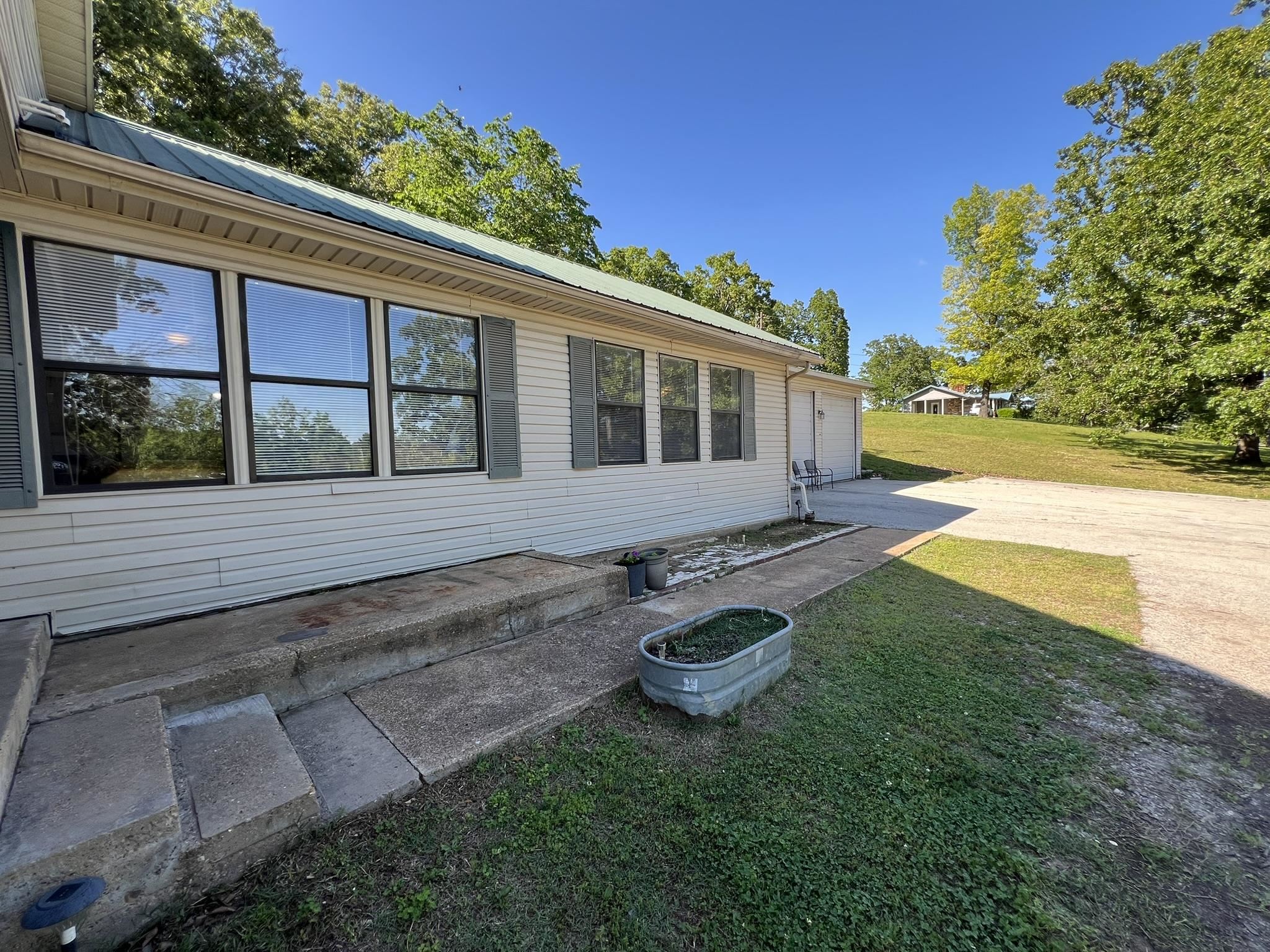 464 N Main  Salem, AR