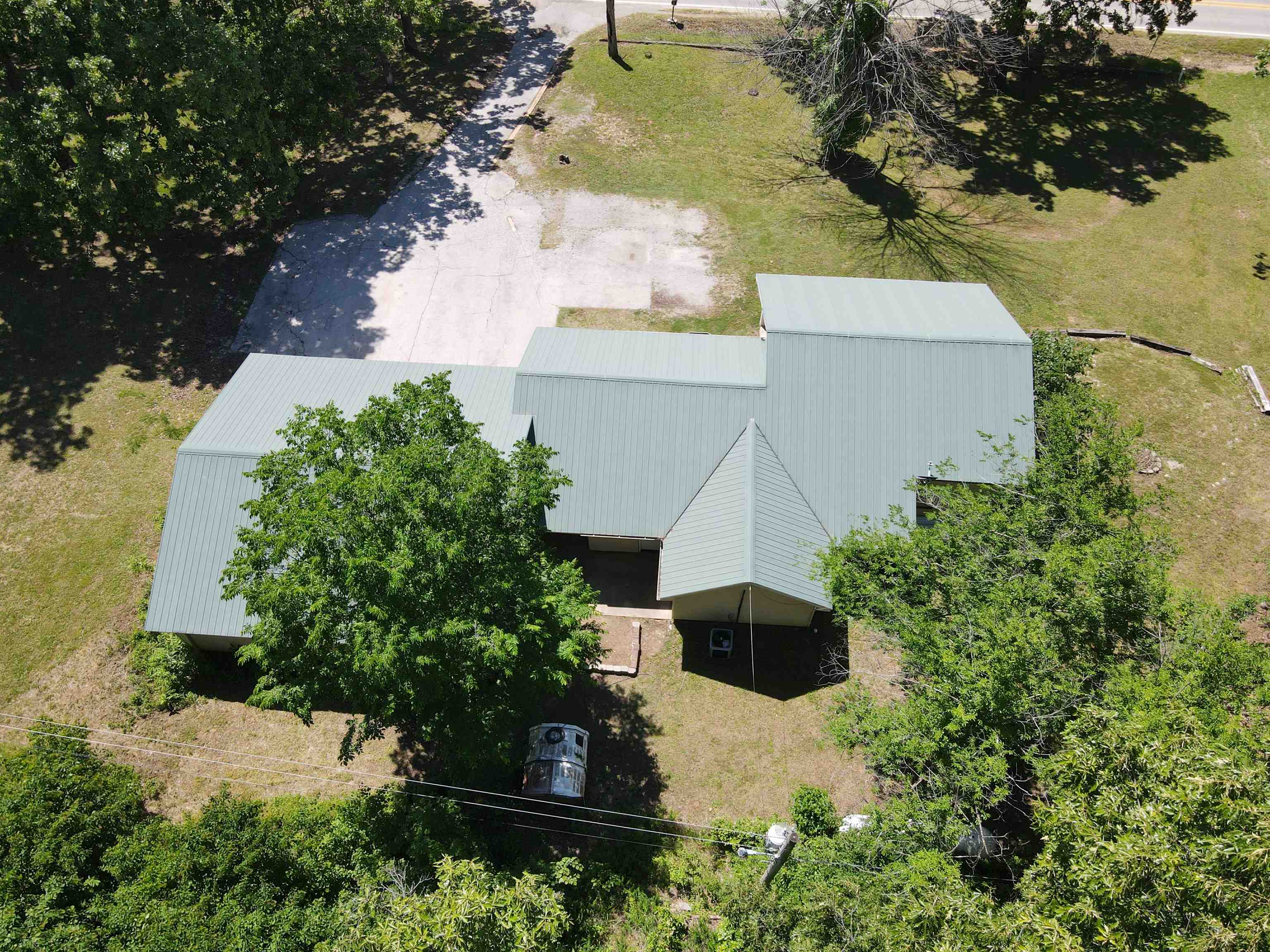 464 N Main  Salem, AR