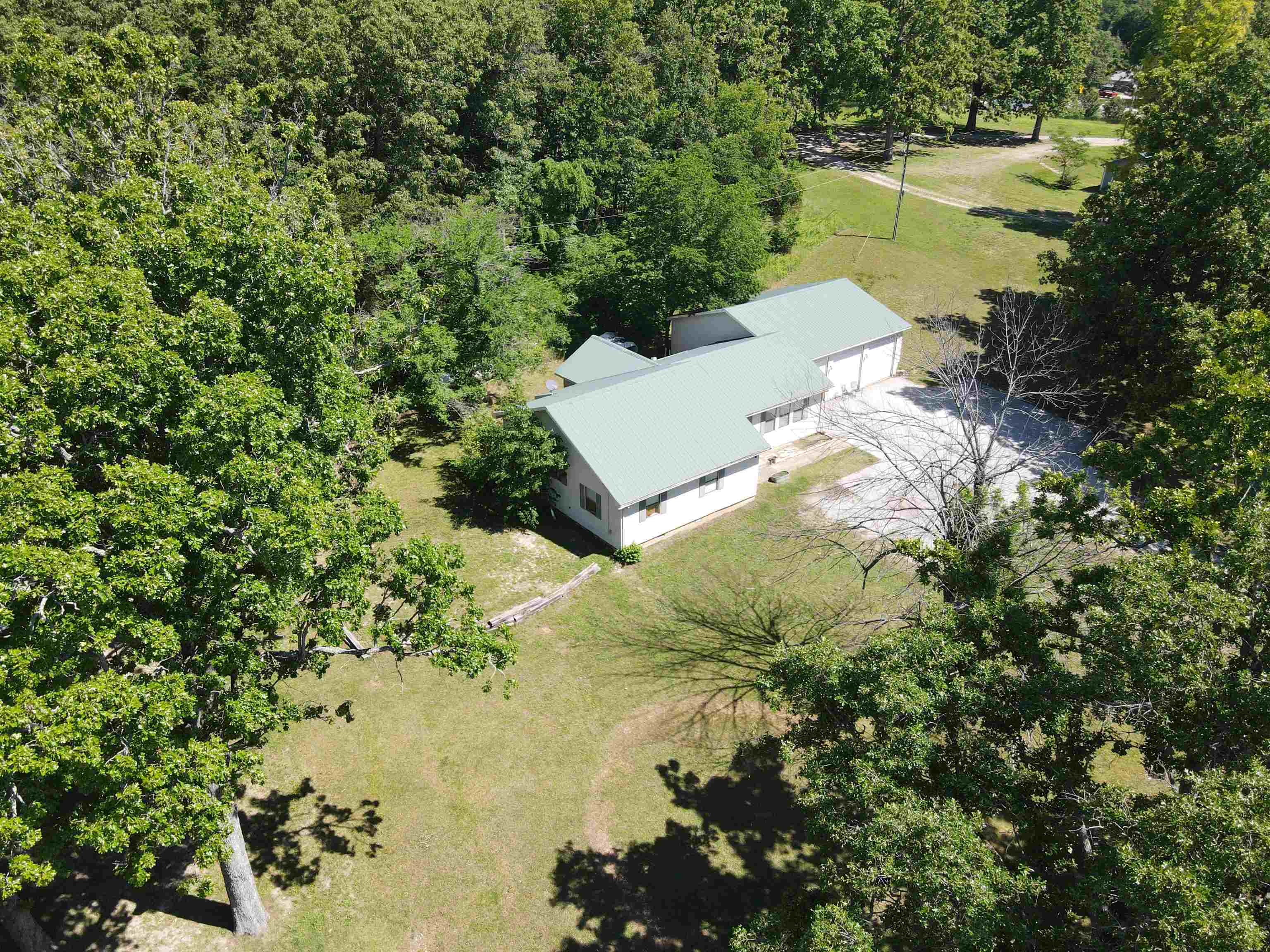 464 N Main  Salem, AR