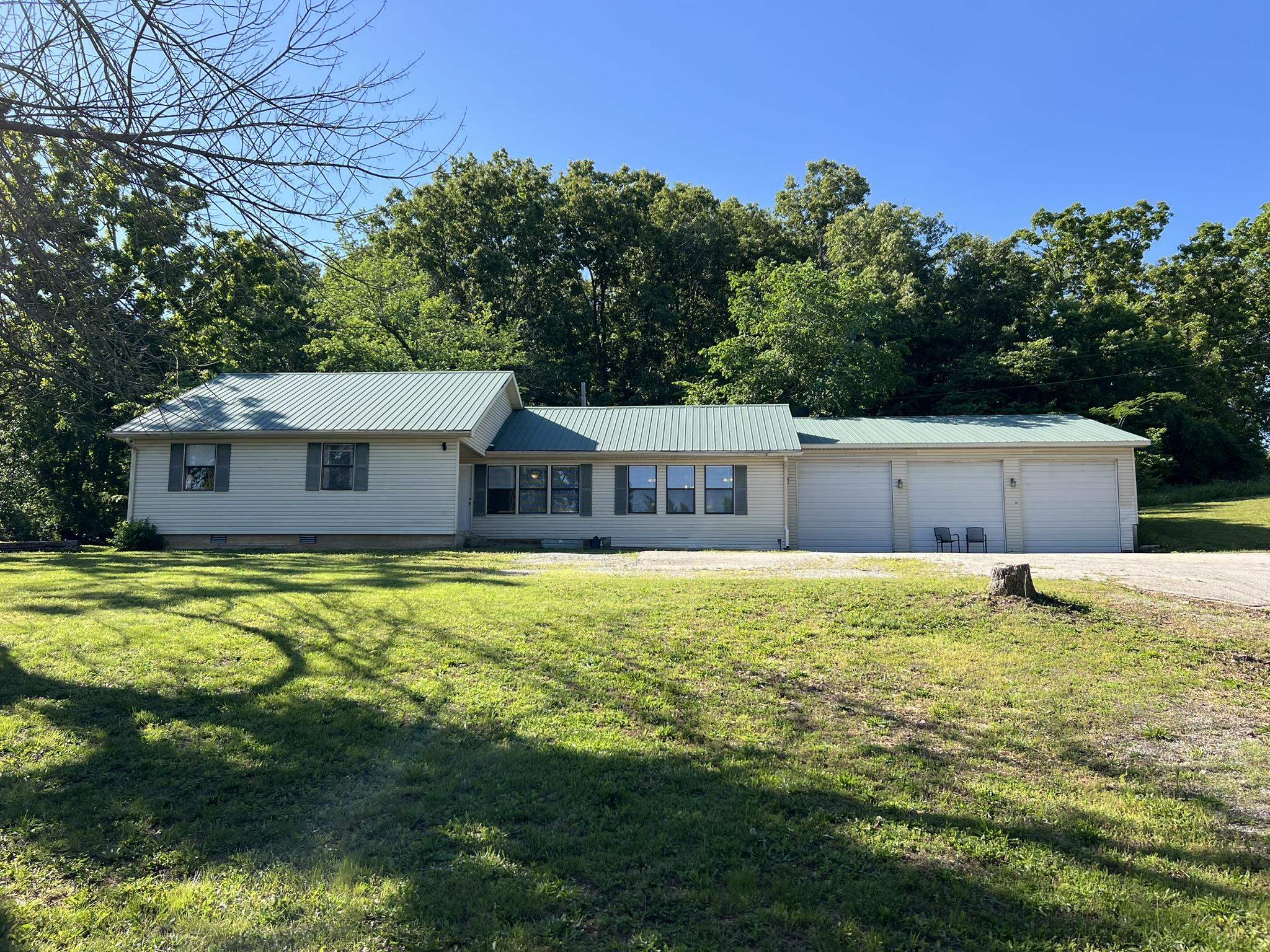 464 N Main  Salem, AR