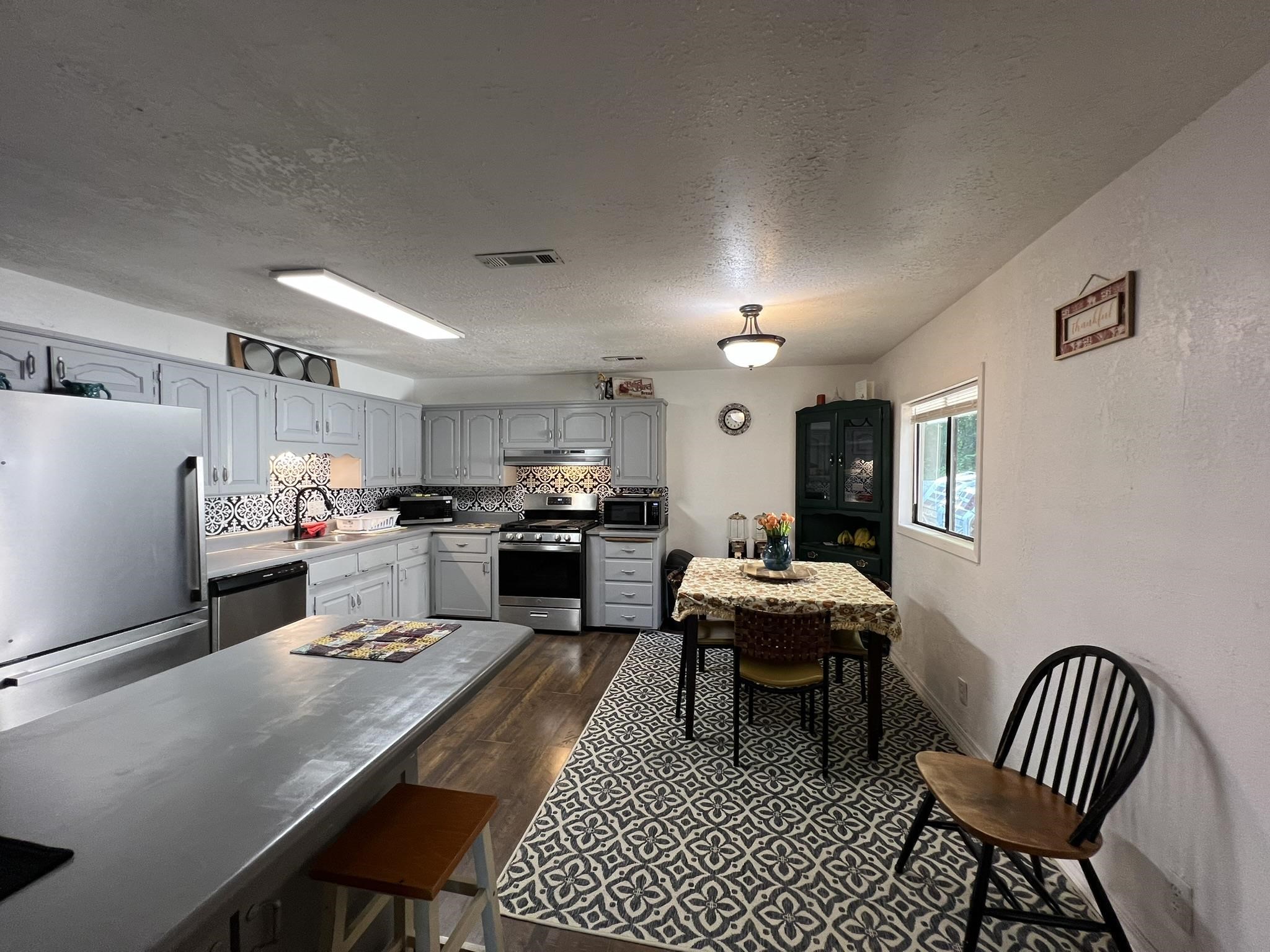 464 N Main  Salem, AR