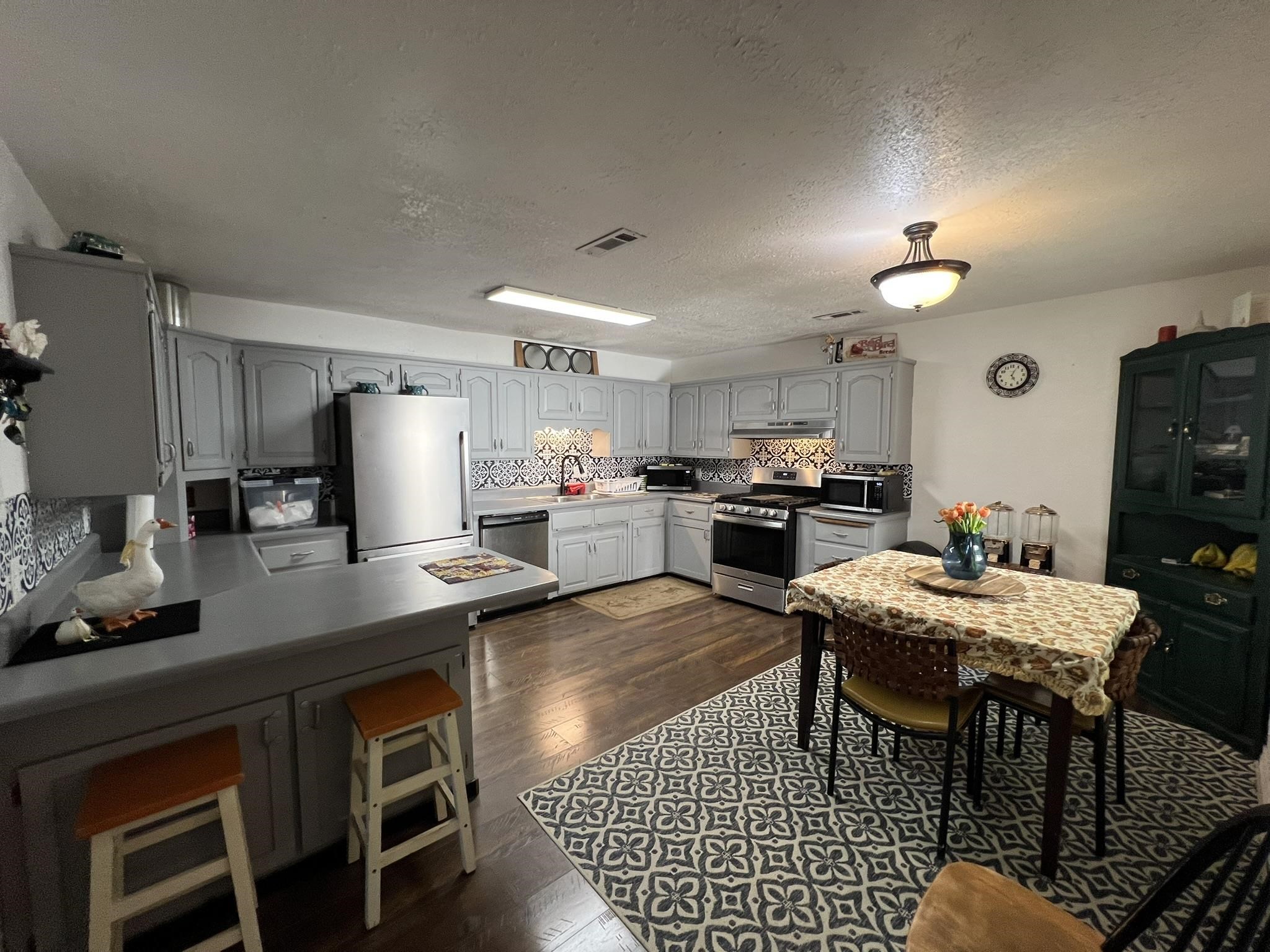 464 N Main  Salem, AR