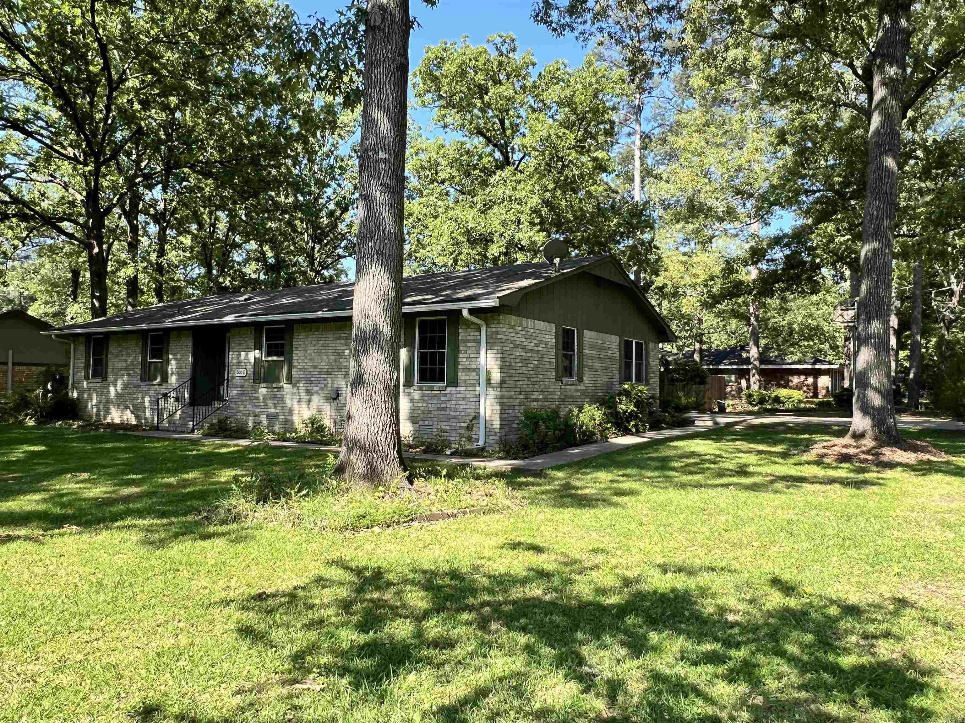 500 E Bobbieâ€™s  Star City, AR