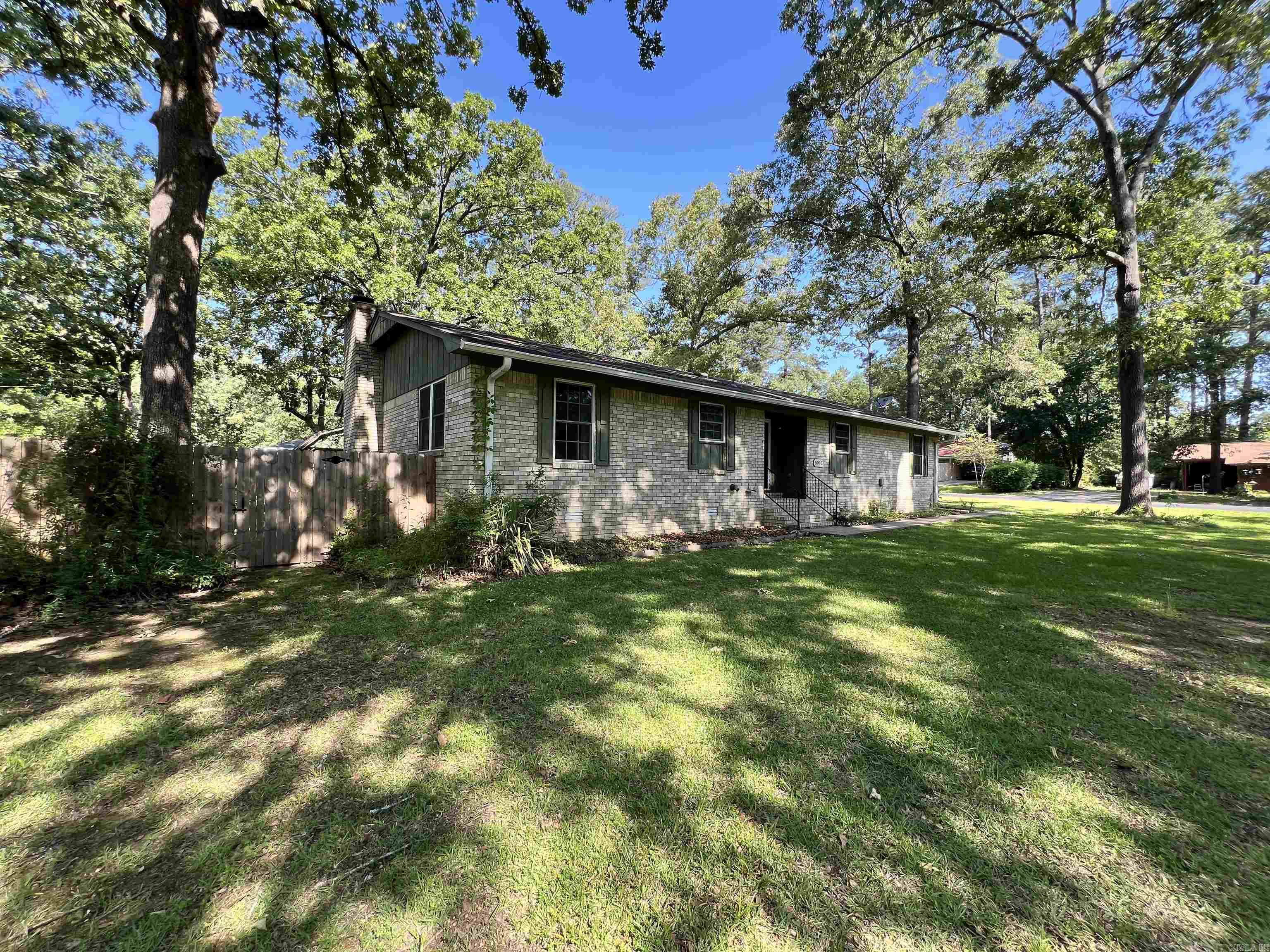 500 E Bobbieâ€™s  Star City, AR