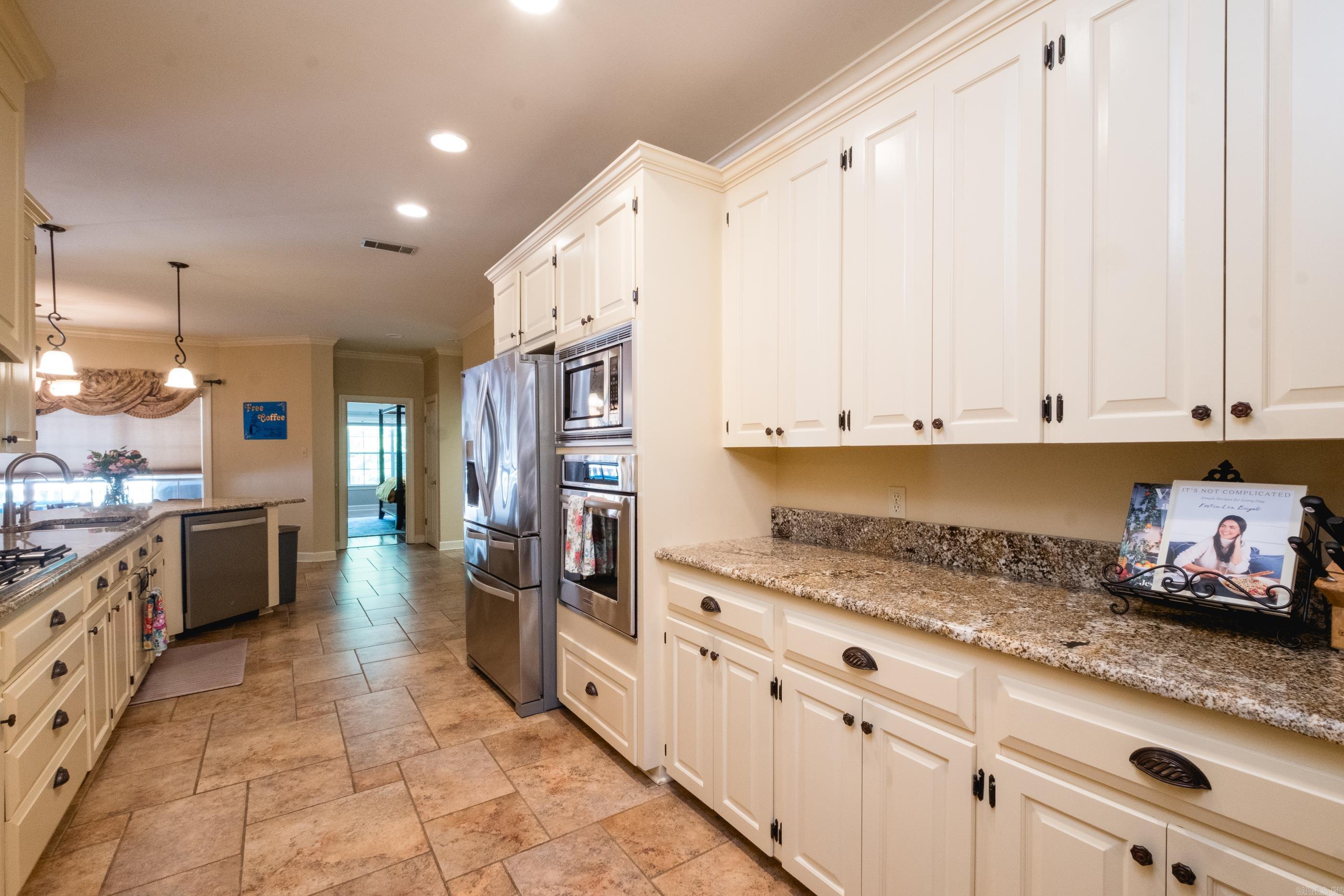 204 Fair Oaks  Bryant, AR