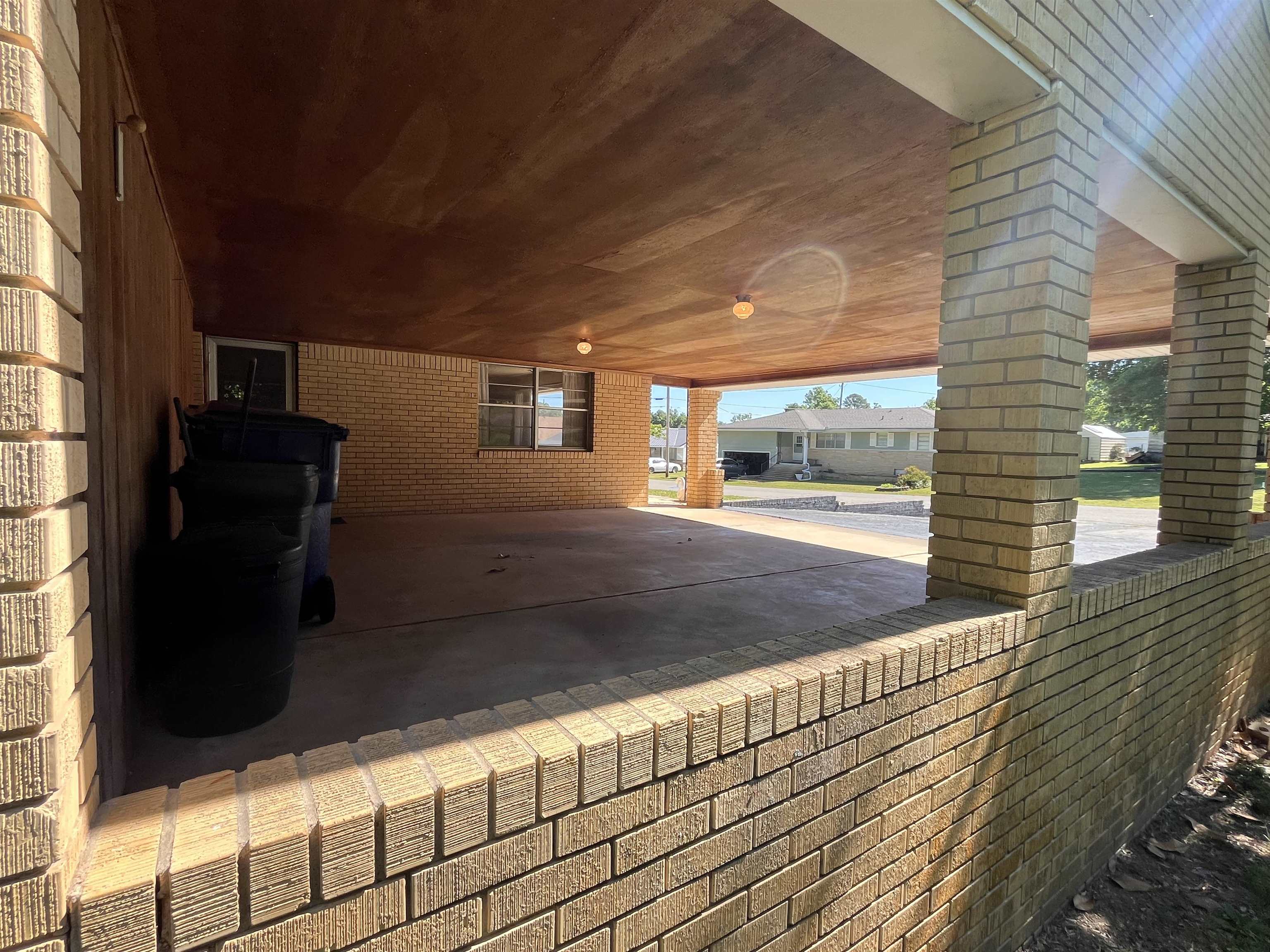275 S third  Mammoth Spring, MO
