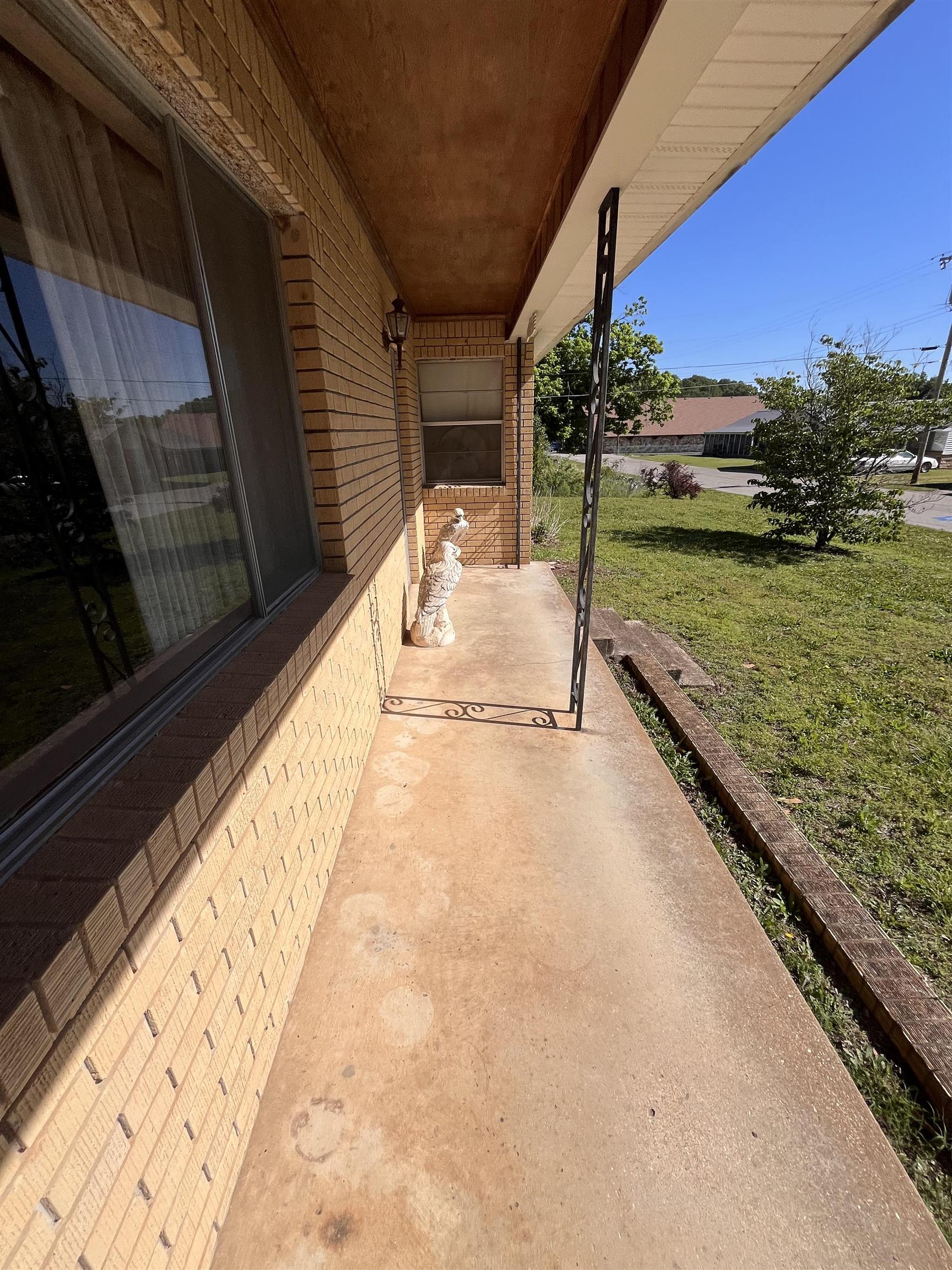 275 S third  Mammoth Spring, MO