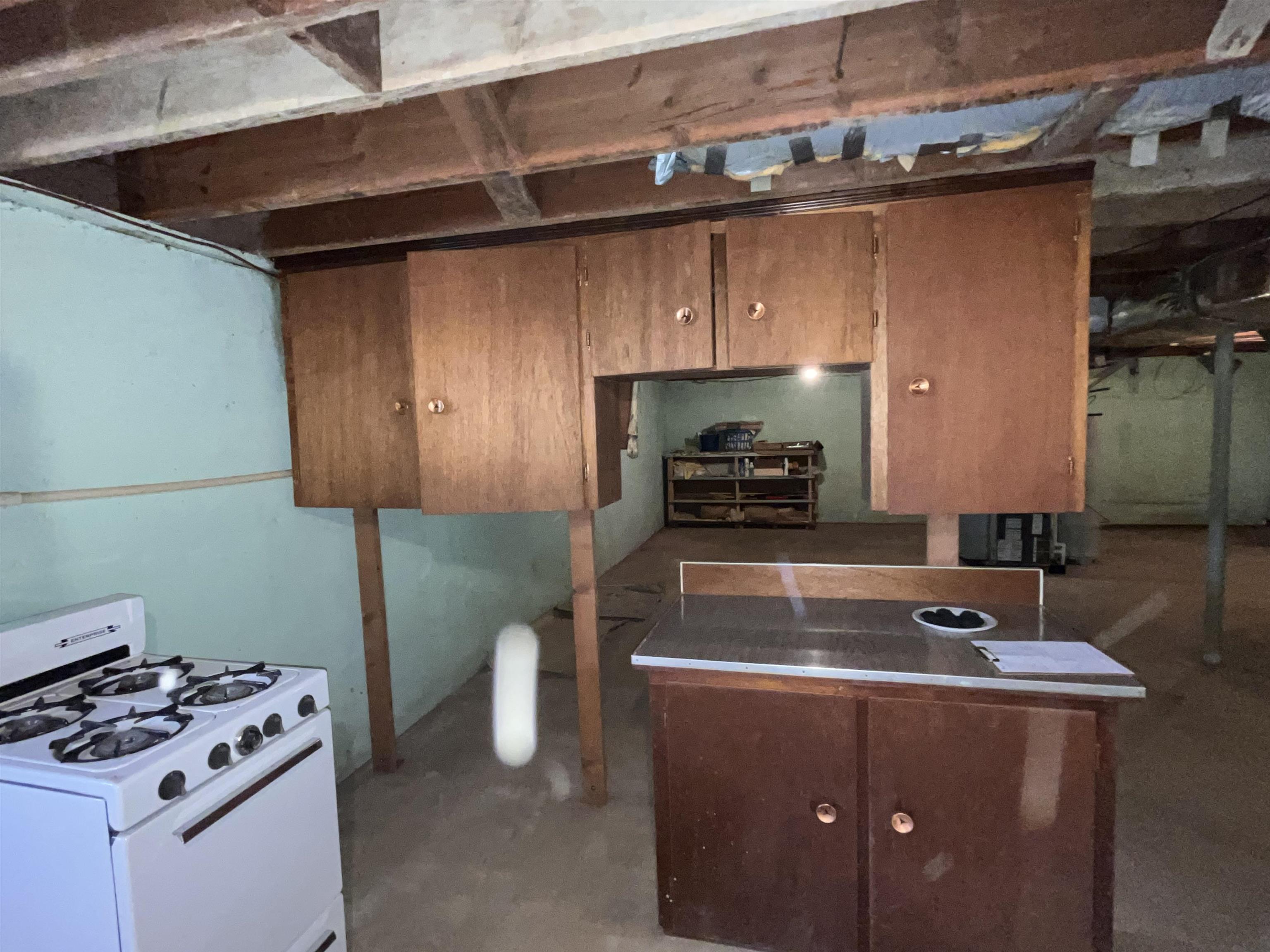 275 S third  Mammoth Spring, MO