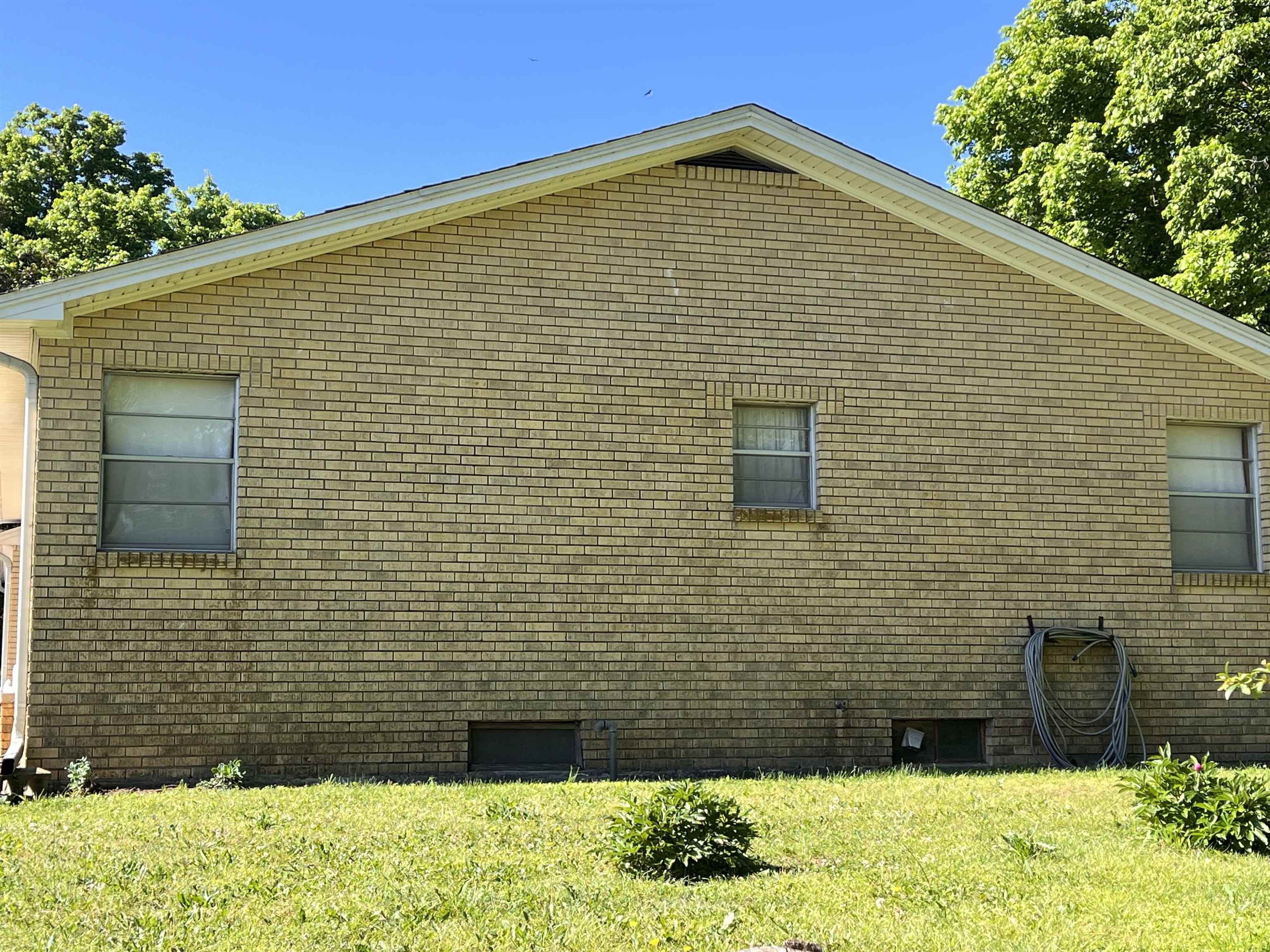 275 S third  Mammoth Spring, MO