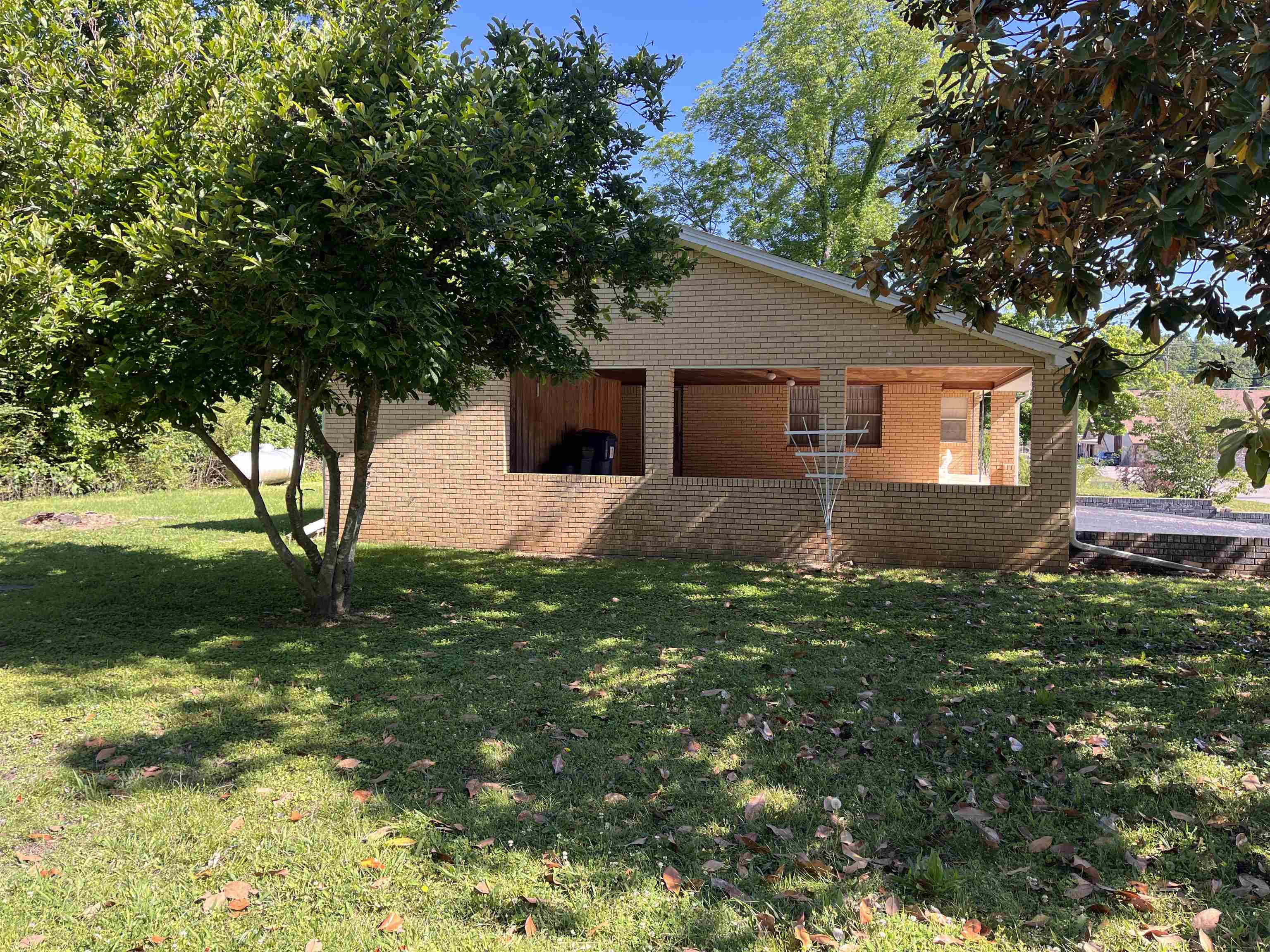 275 S third  Mammoth Spring, MO