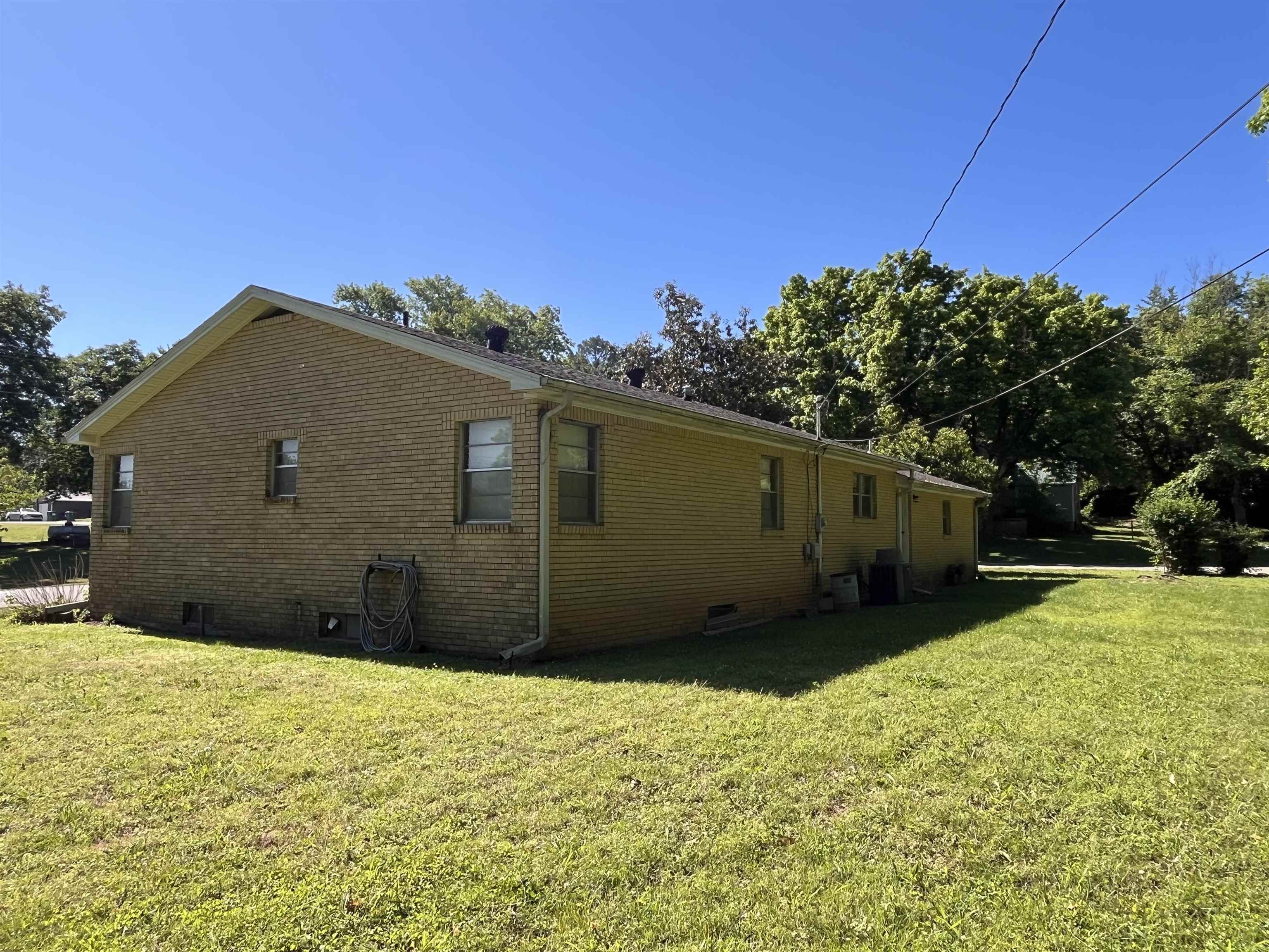 275 S third  Mammoth Spring, MO