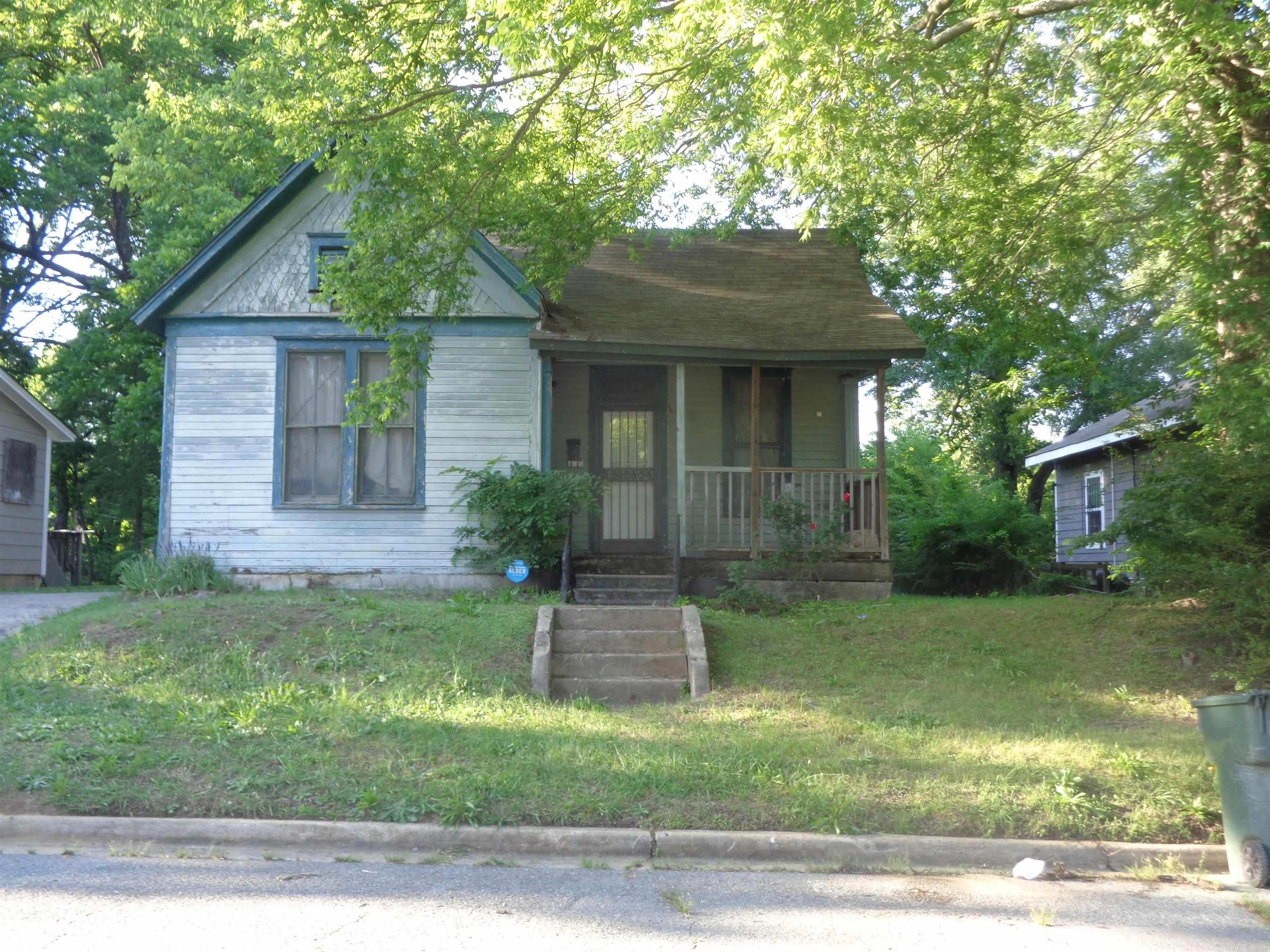 1018 E 10th  Little Rock, AR