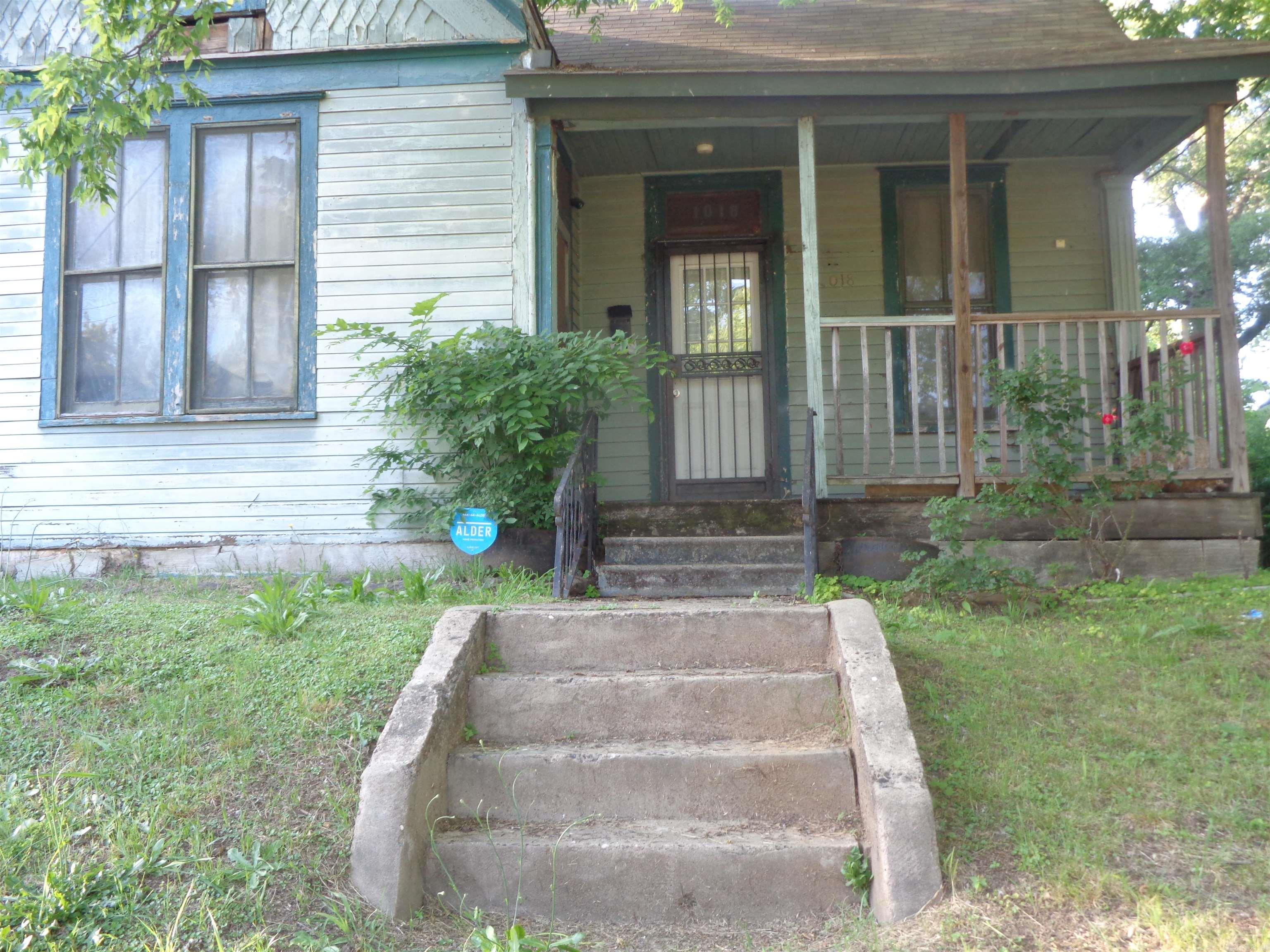 1018 E 10th  Little Rock, AR