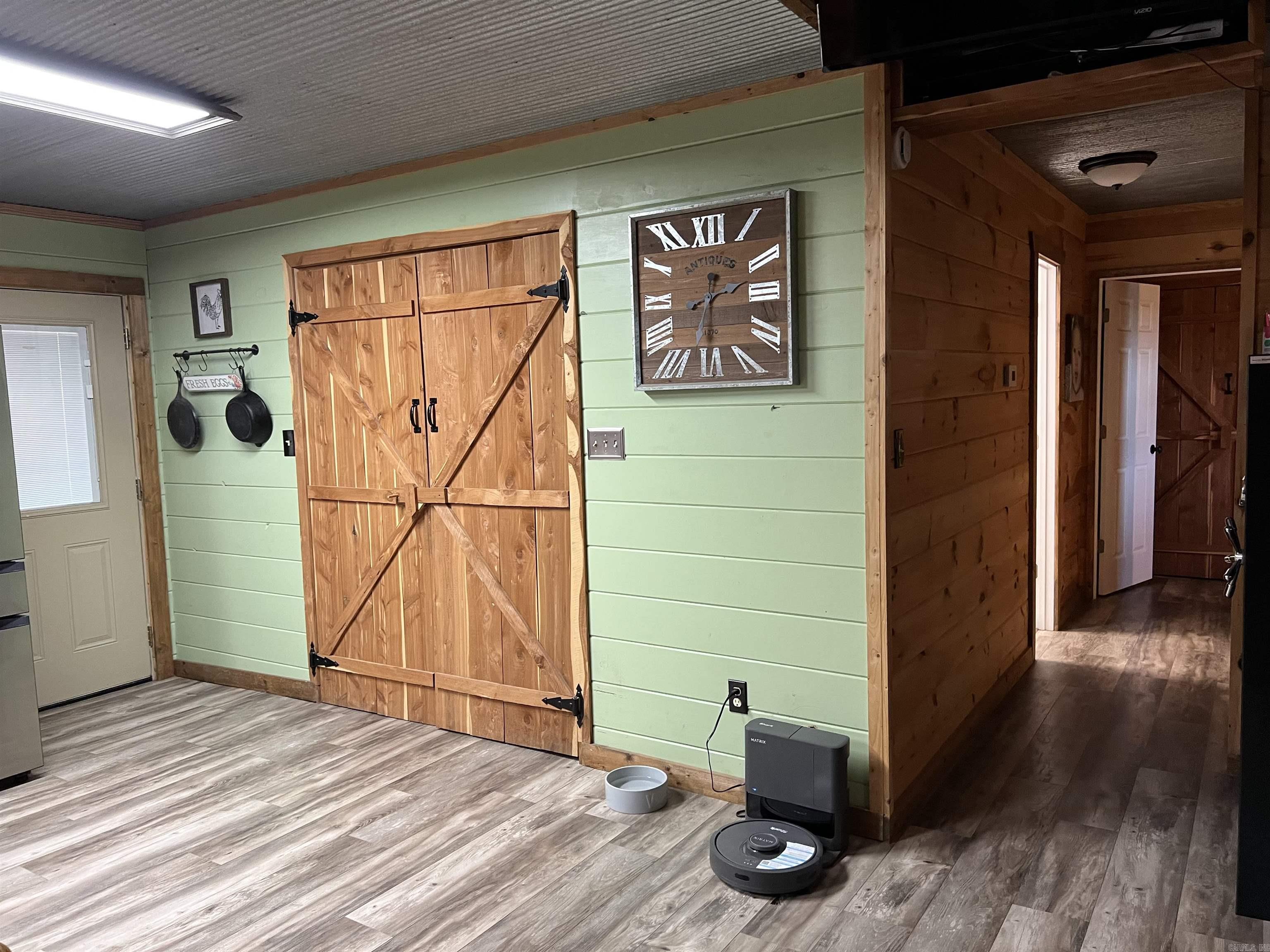 105 Old River  Newark, AR