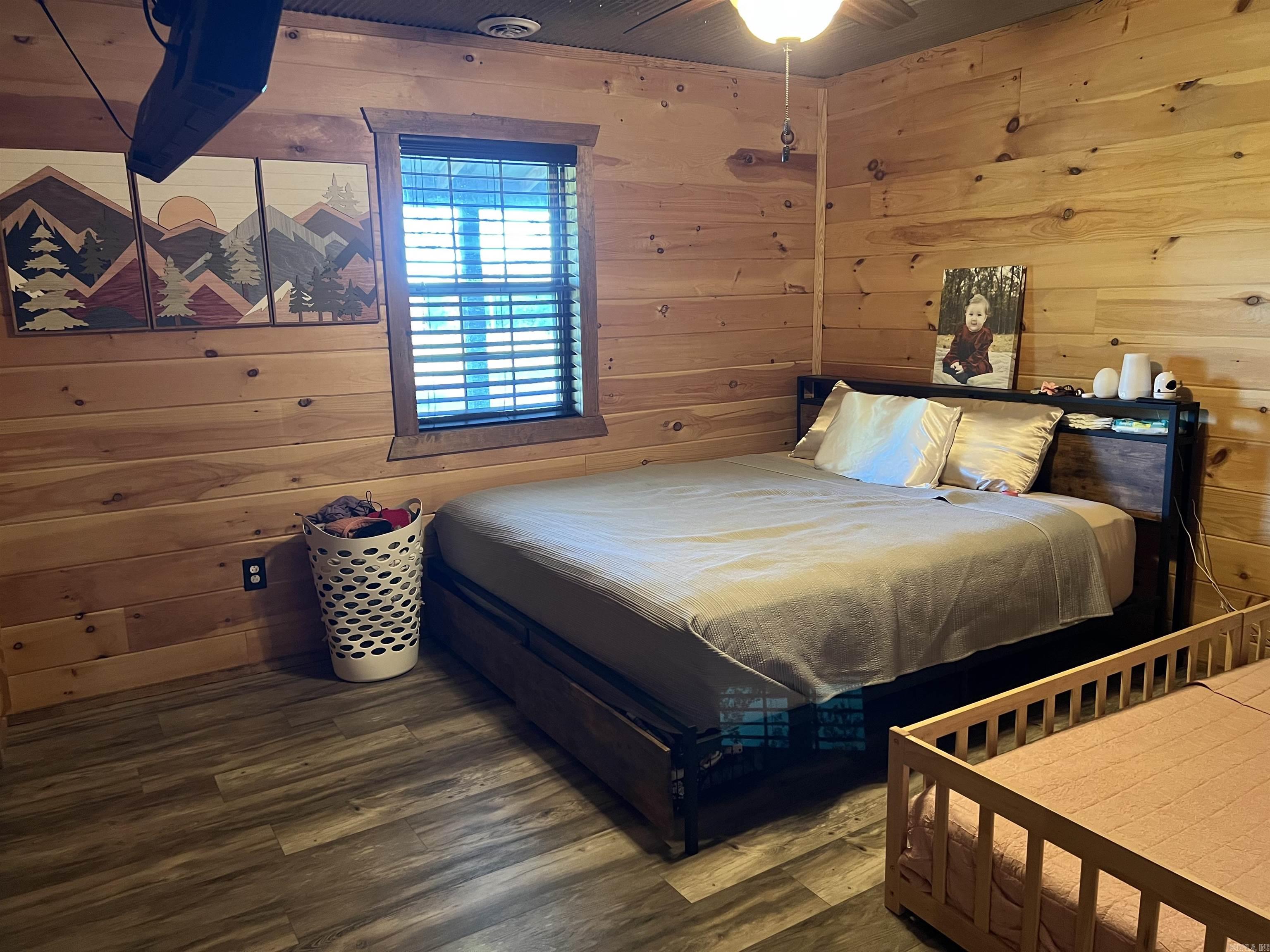 105 Old River  Newark, AR