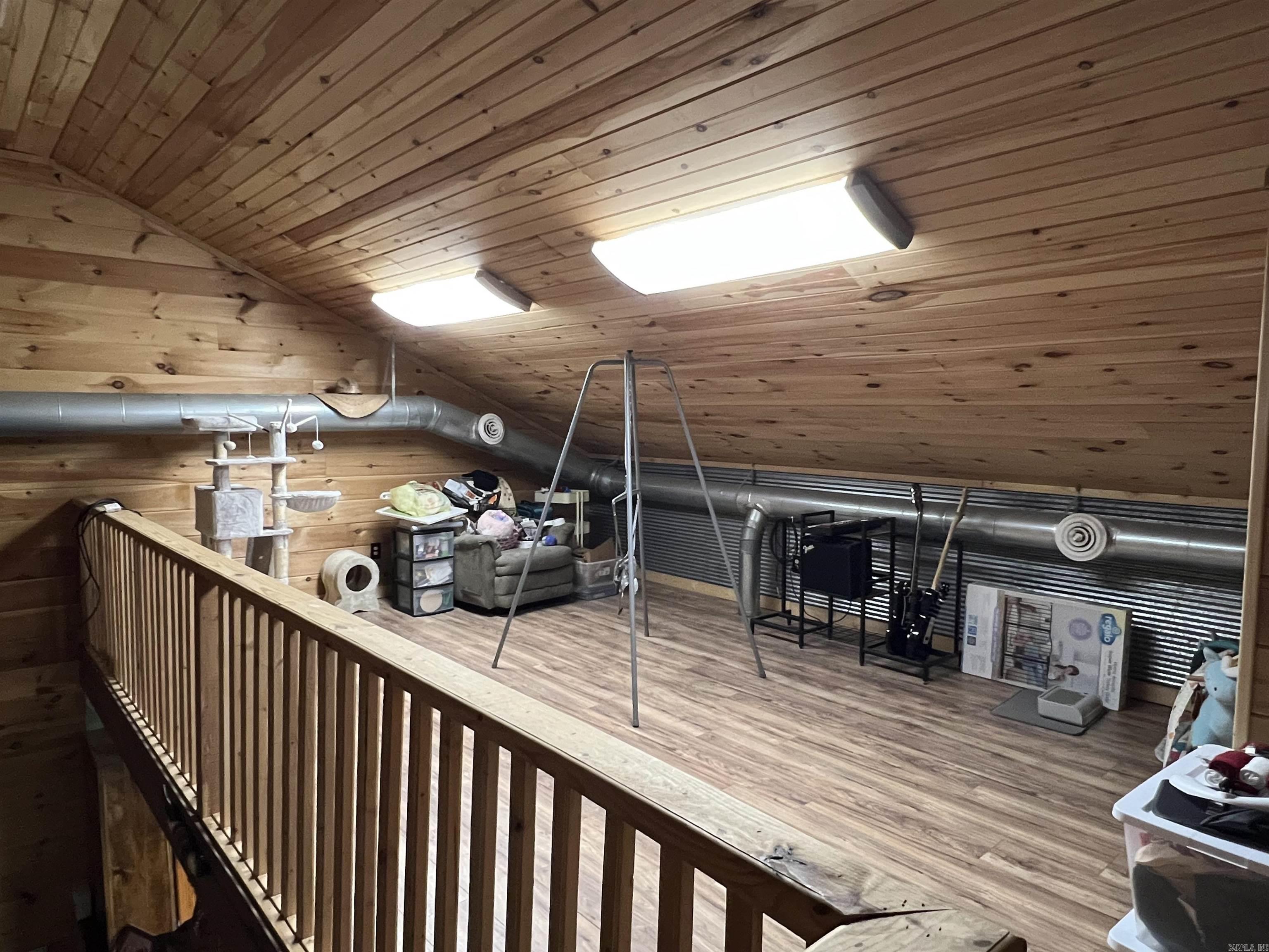 105 Old River  Newark, AR
