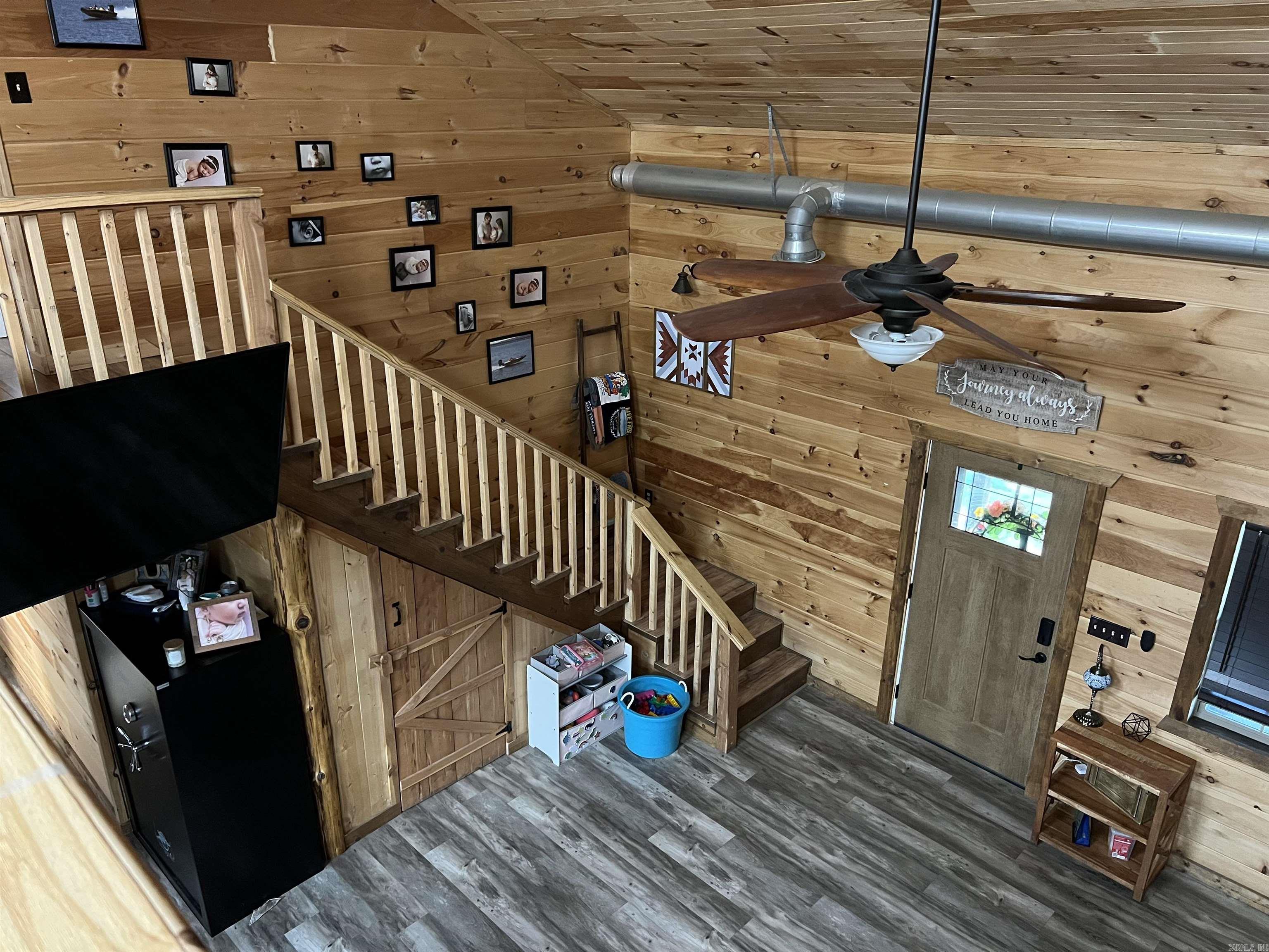 105 Old River  Newark, AR