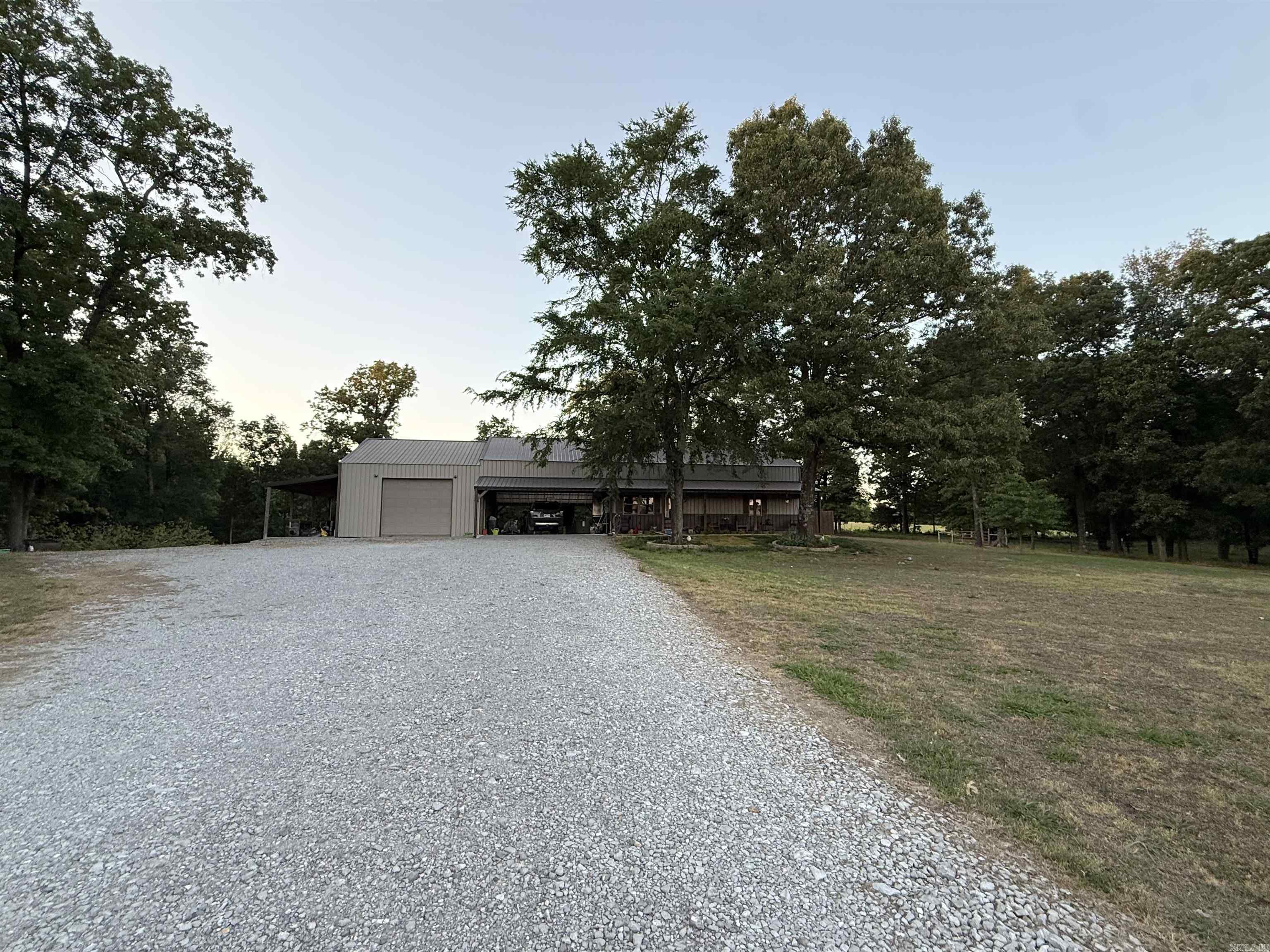 105 Old River  Newark, AR