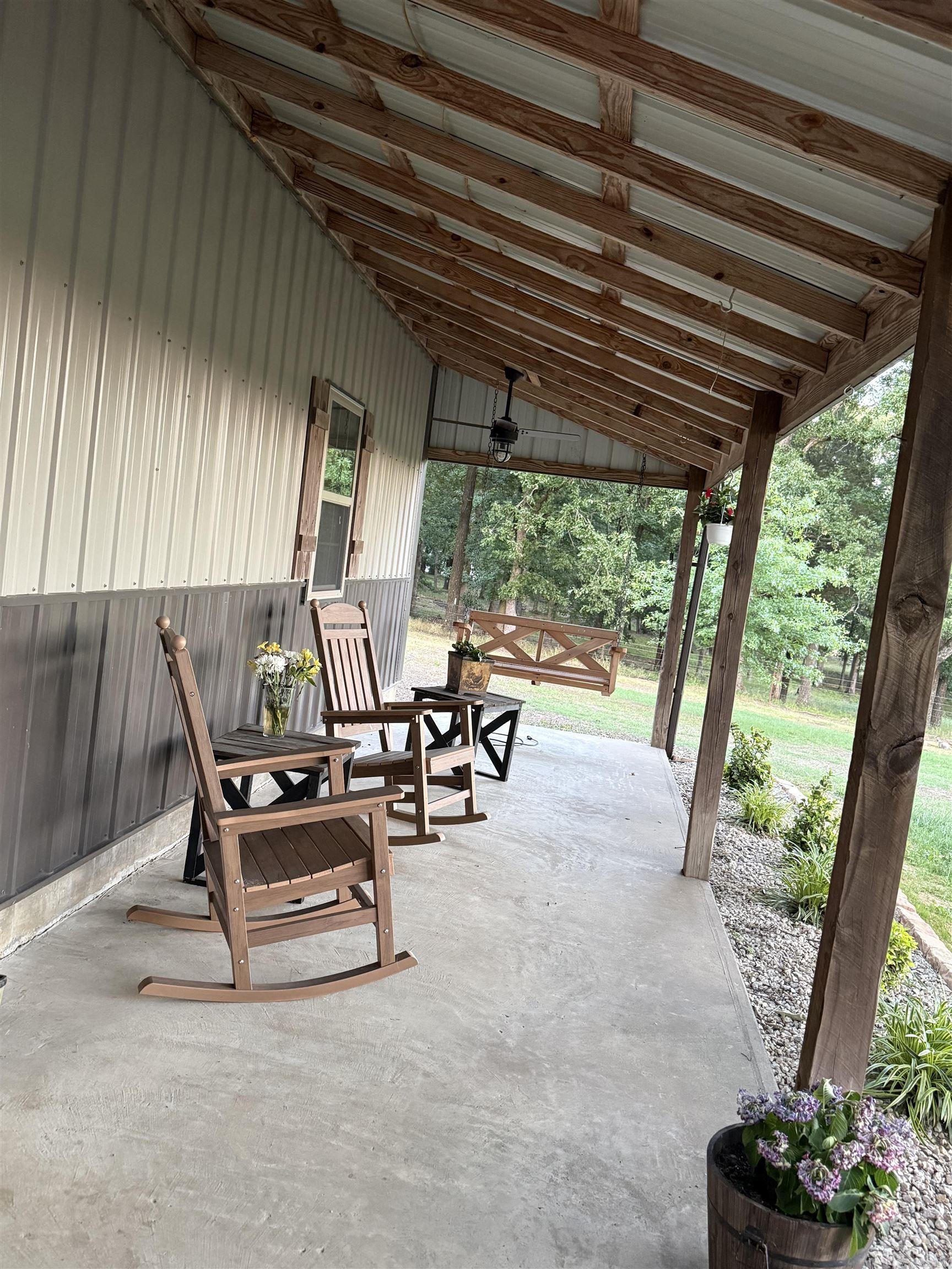 105 Old River  Newark, AR