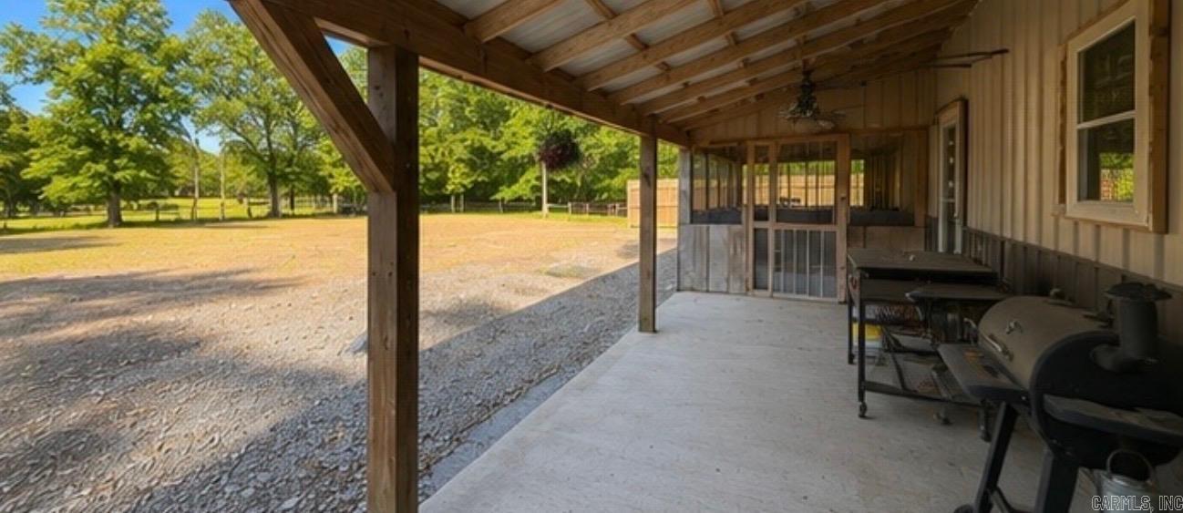 105 Old River  Newark, AR