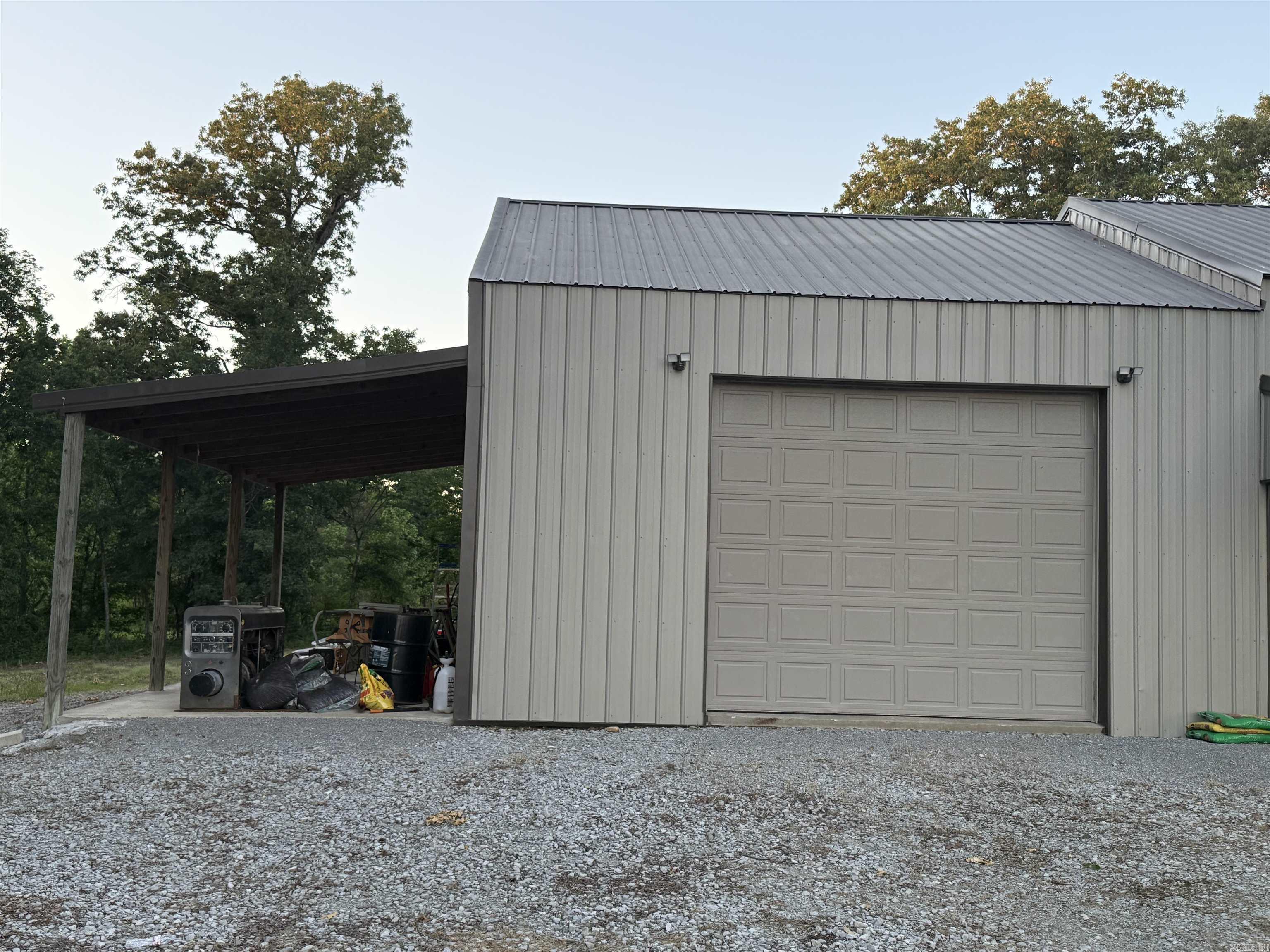 105 Old River  Newark, AR
