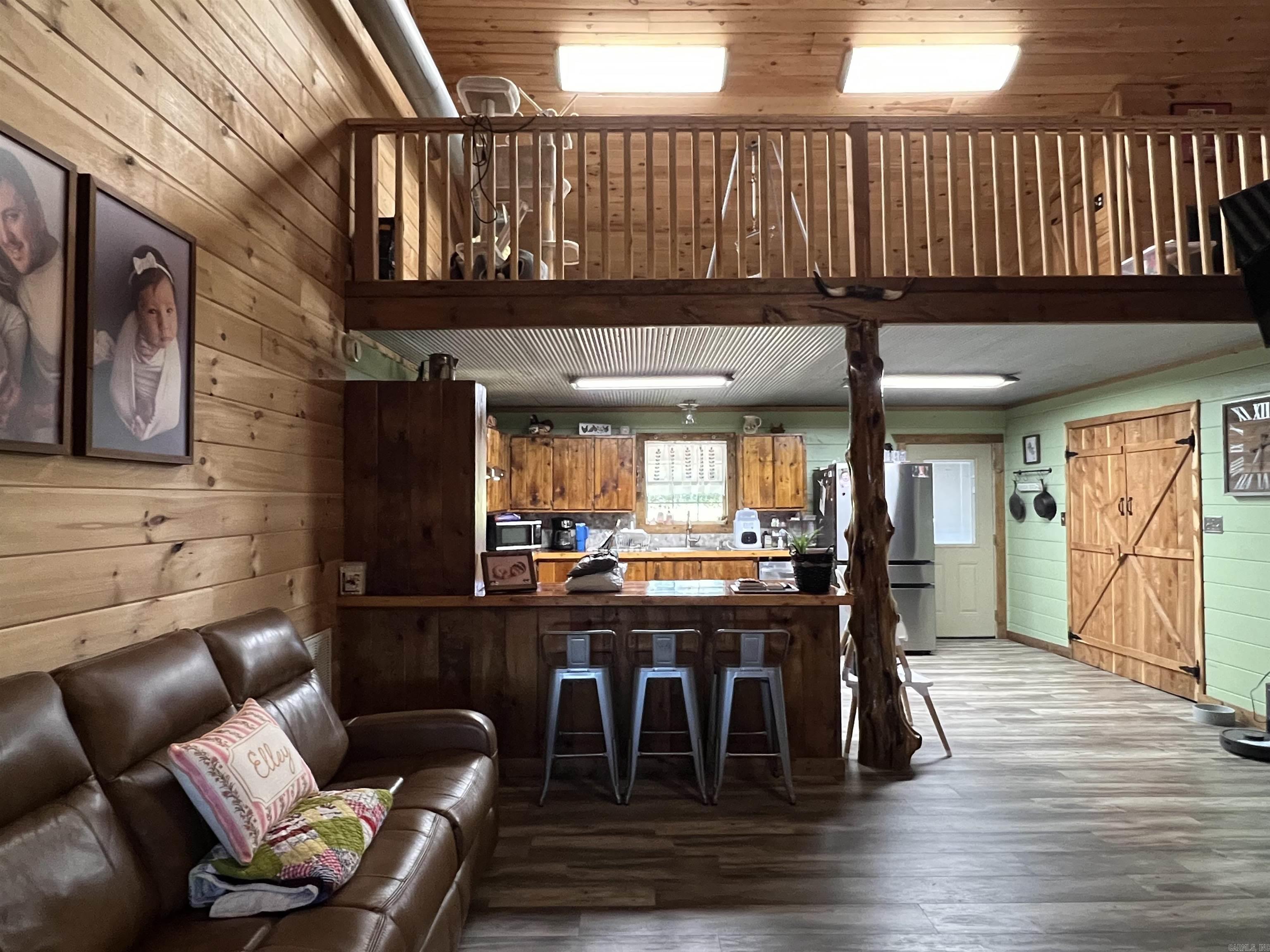 105 Old River  Newark, AR