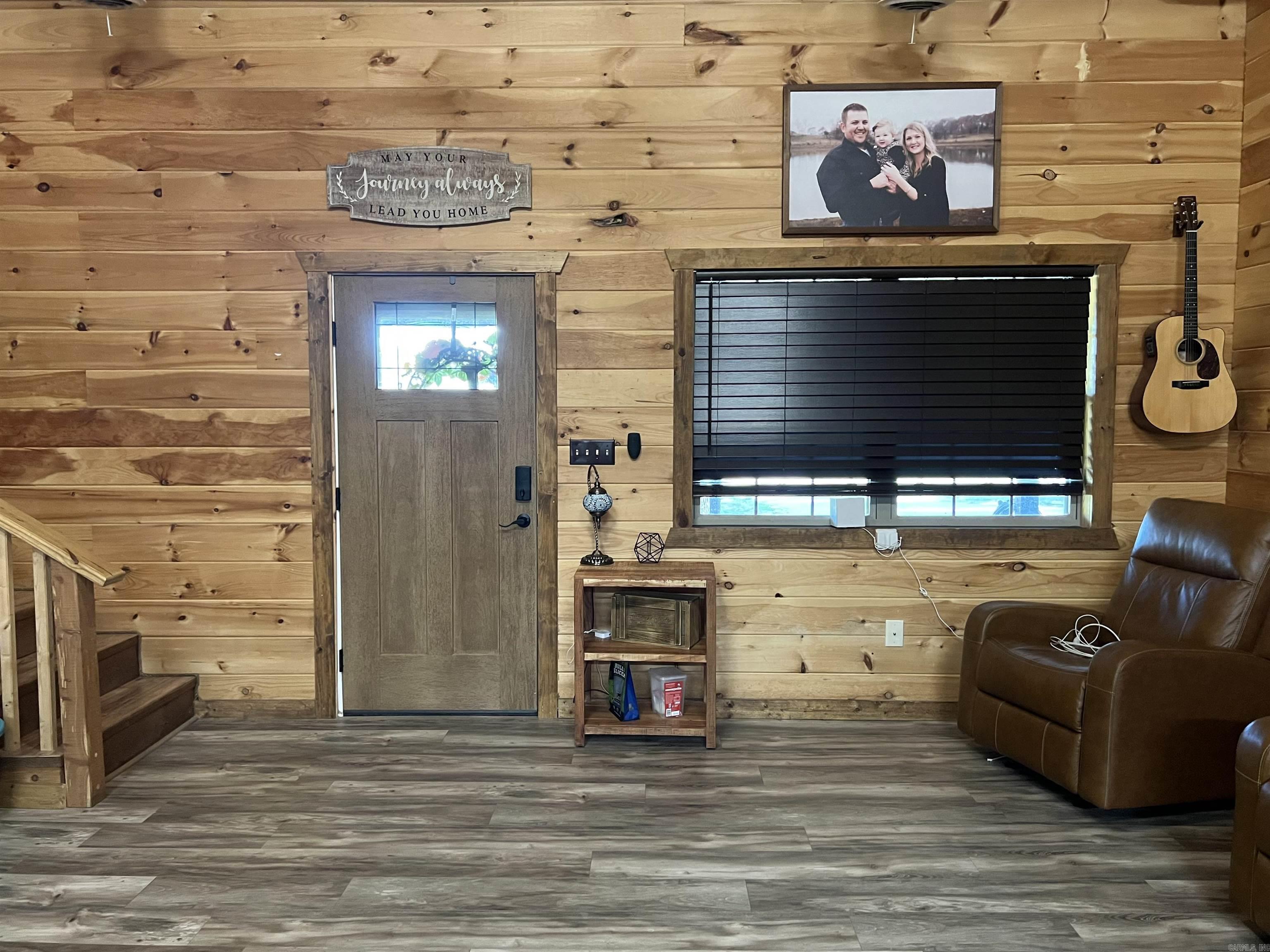 105 Old River  Newark, AR